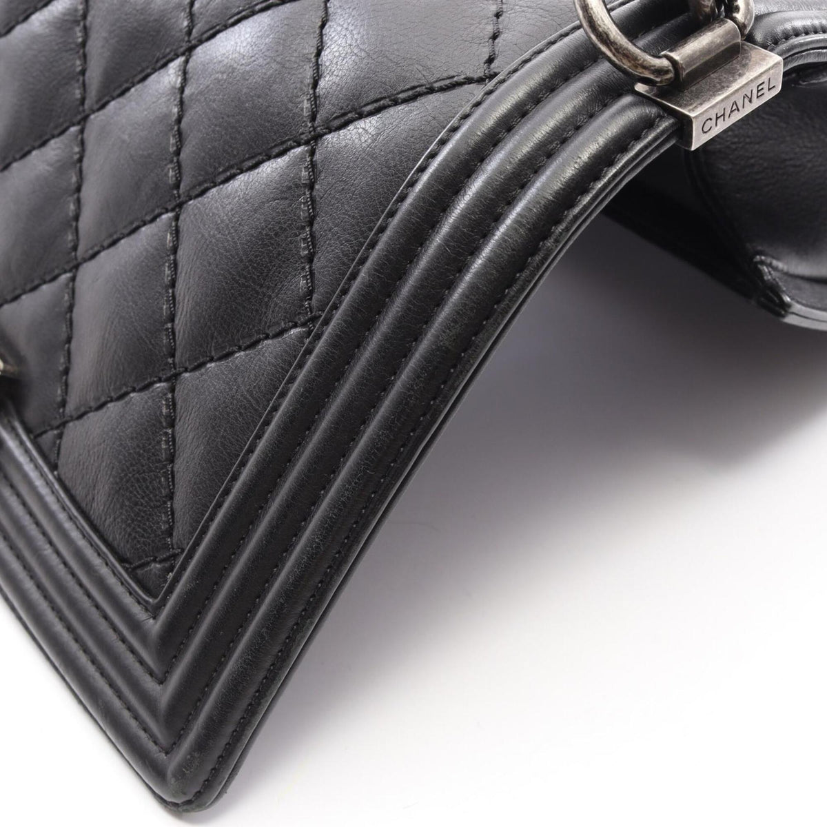 Chanel Black Leather Handbag Shoulder Bag (Pre-Owned)