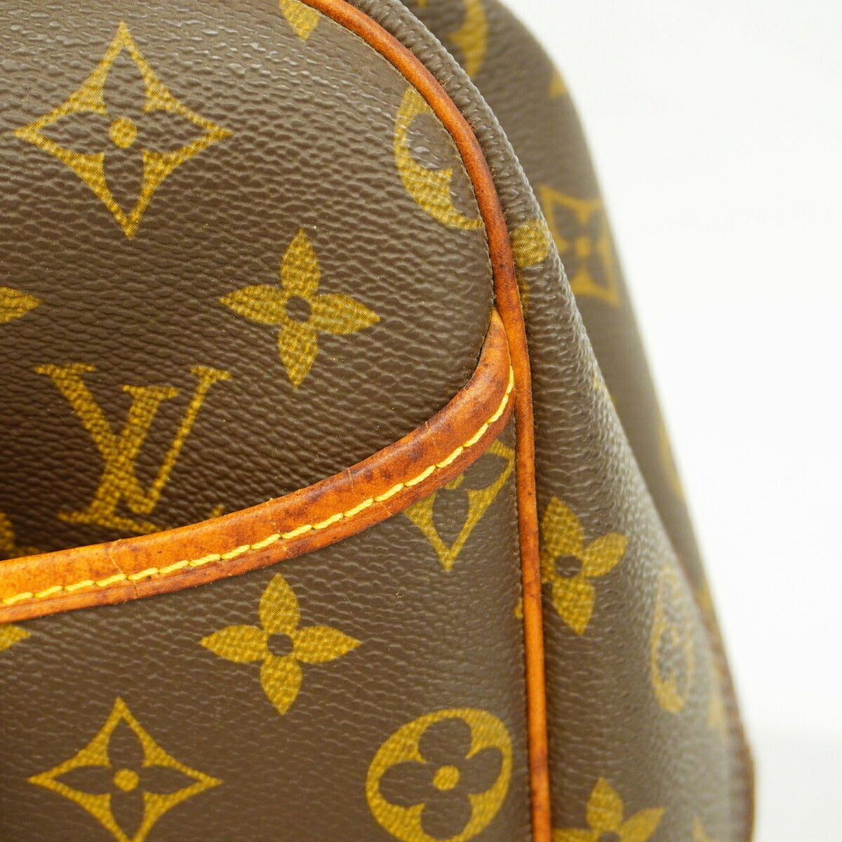 Louis Vuitton Brown Handbag (Pre-Owned)
