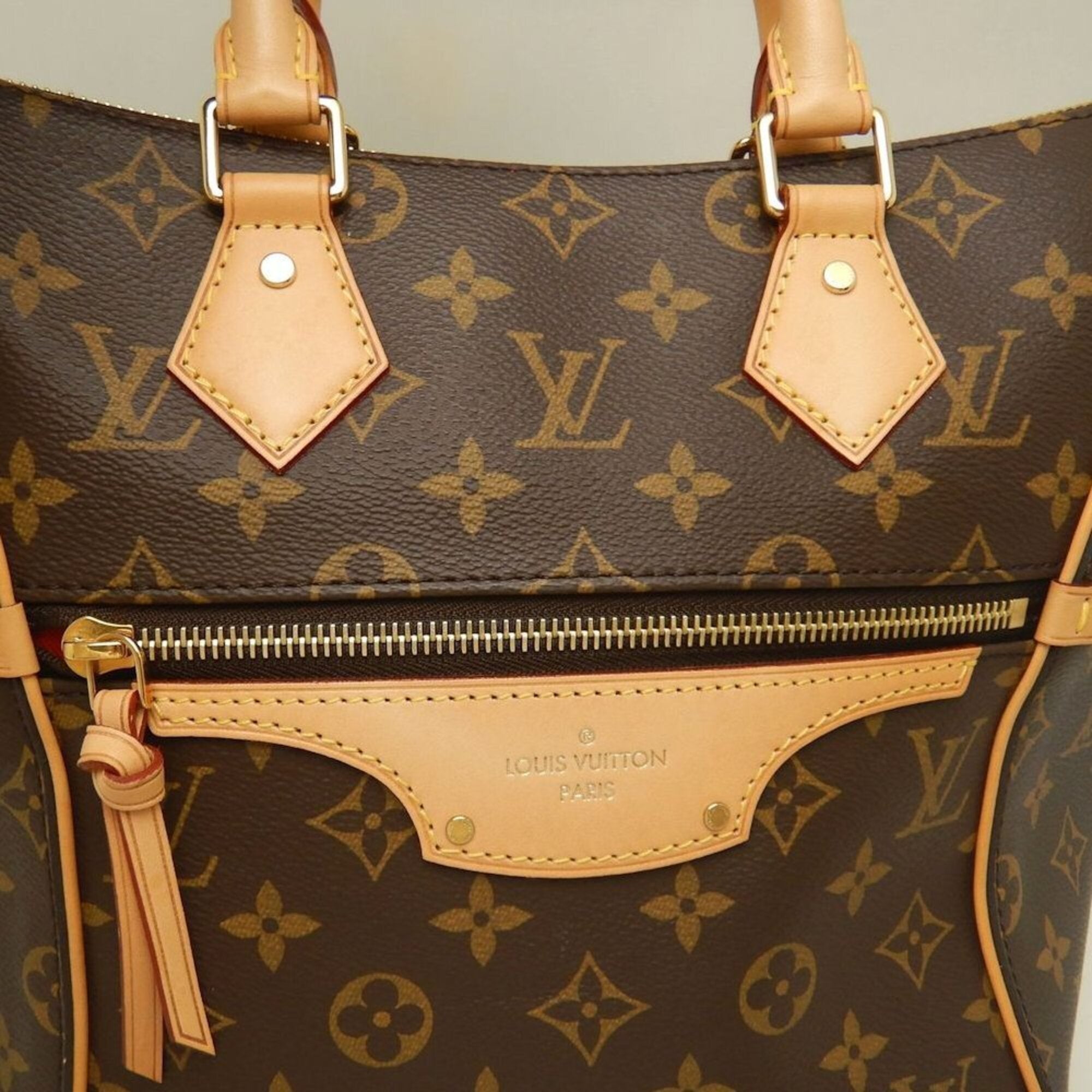 Louis Vuitton Brown Monogram Canvas Handbag (Pre-Owned)