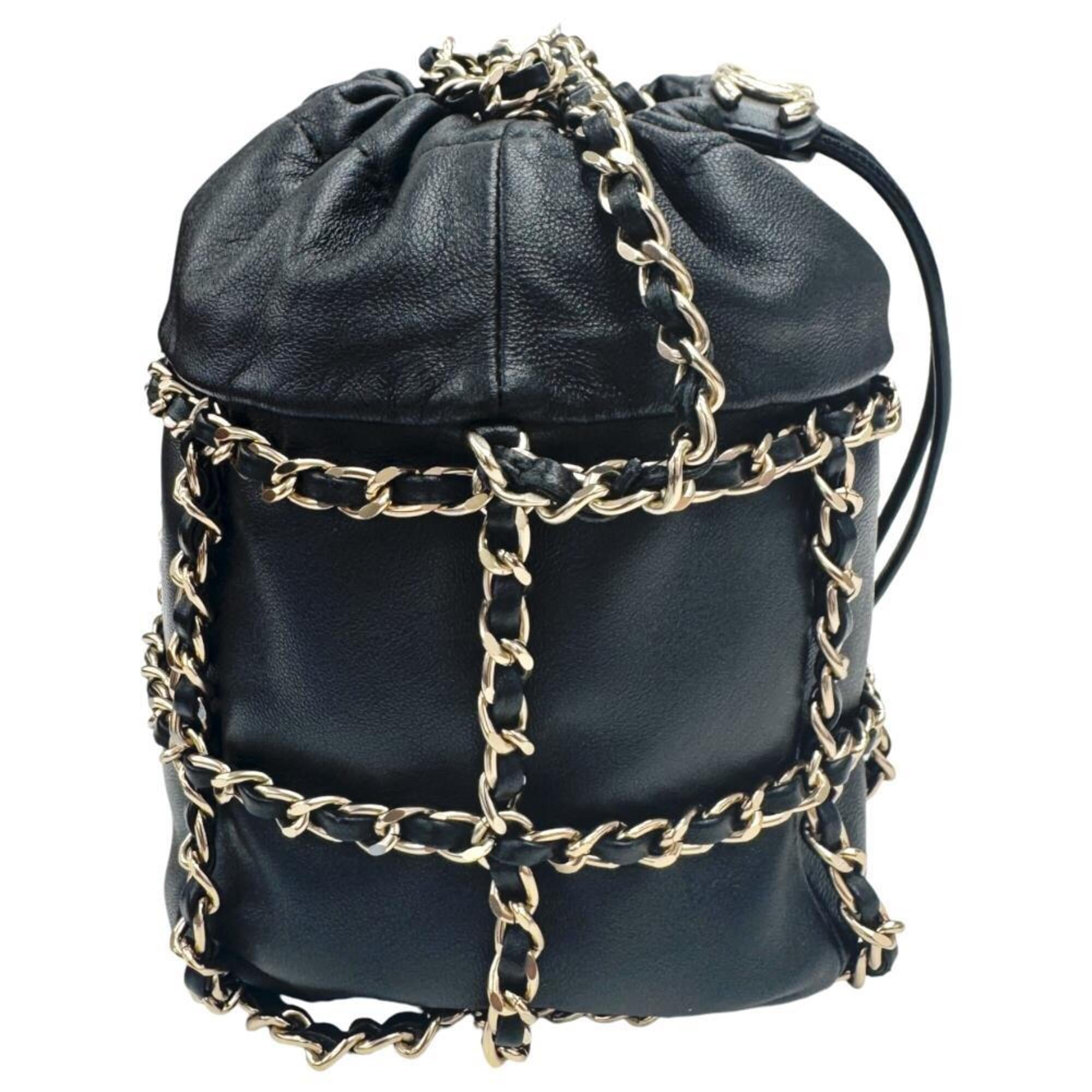 Chanel Black Leather Shoulder Bag (Pre-Owned)