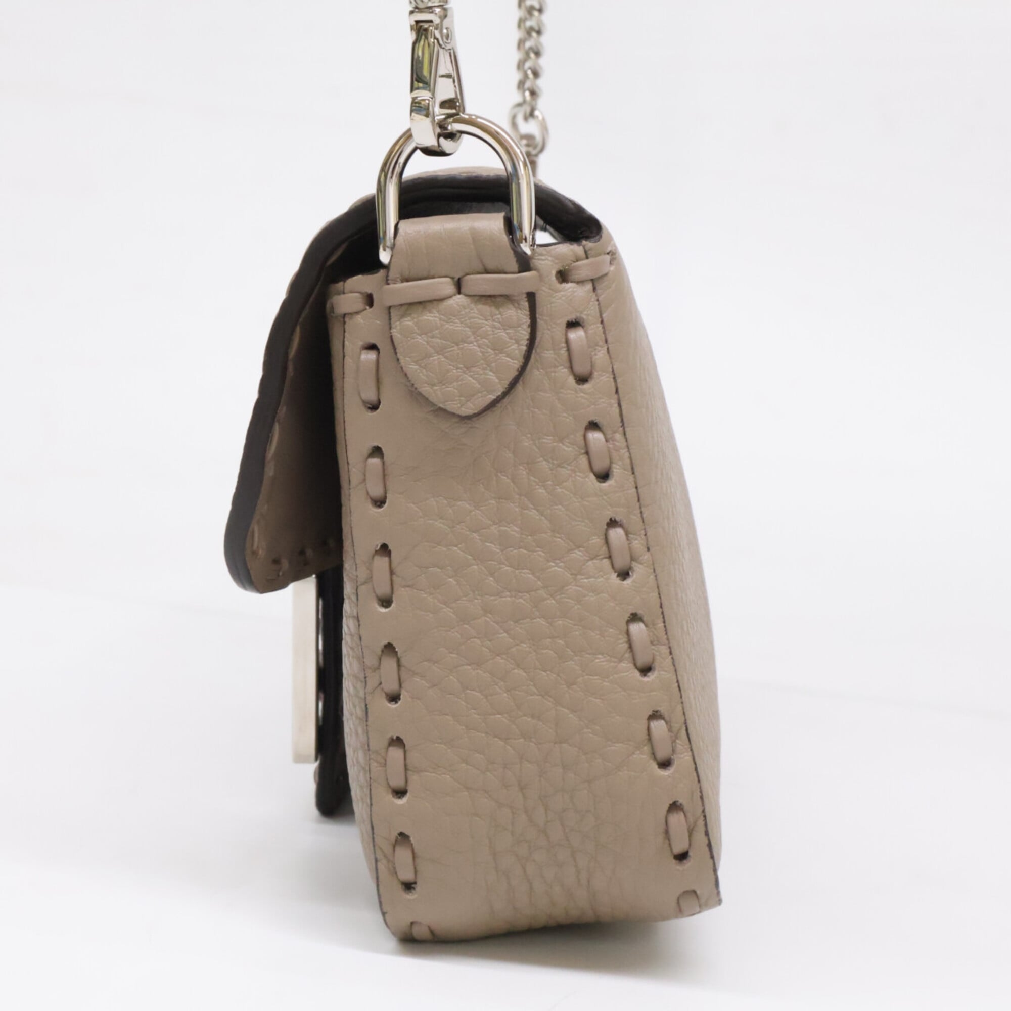 Fendi Silver Leather Handbag Shoulder Bag (Pre-Owned)