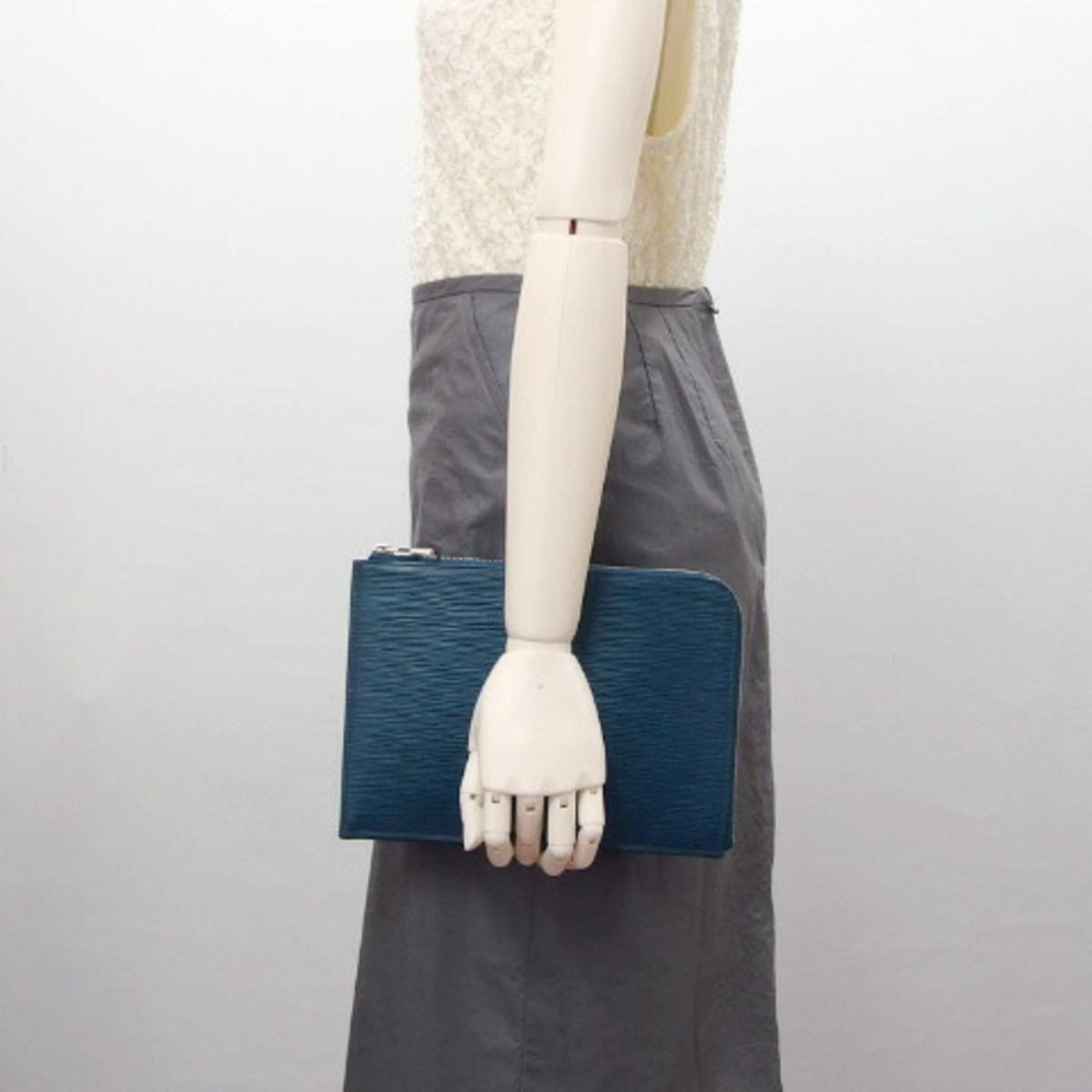 Louis Vuitton Epi Bleu Celeste Epi Leather Clutch Bag Pochette (Pre-Owned)