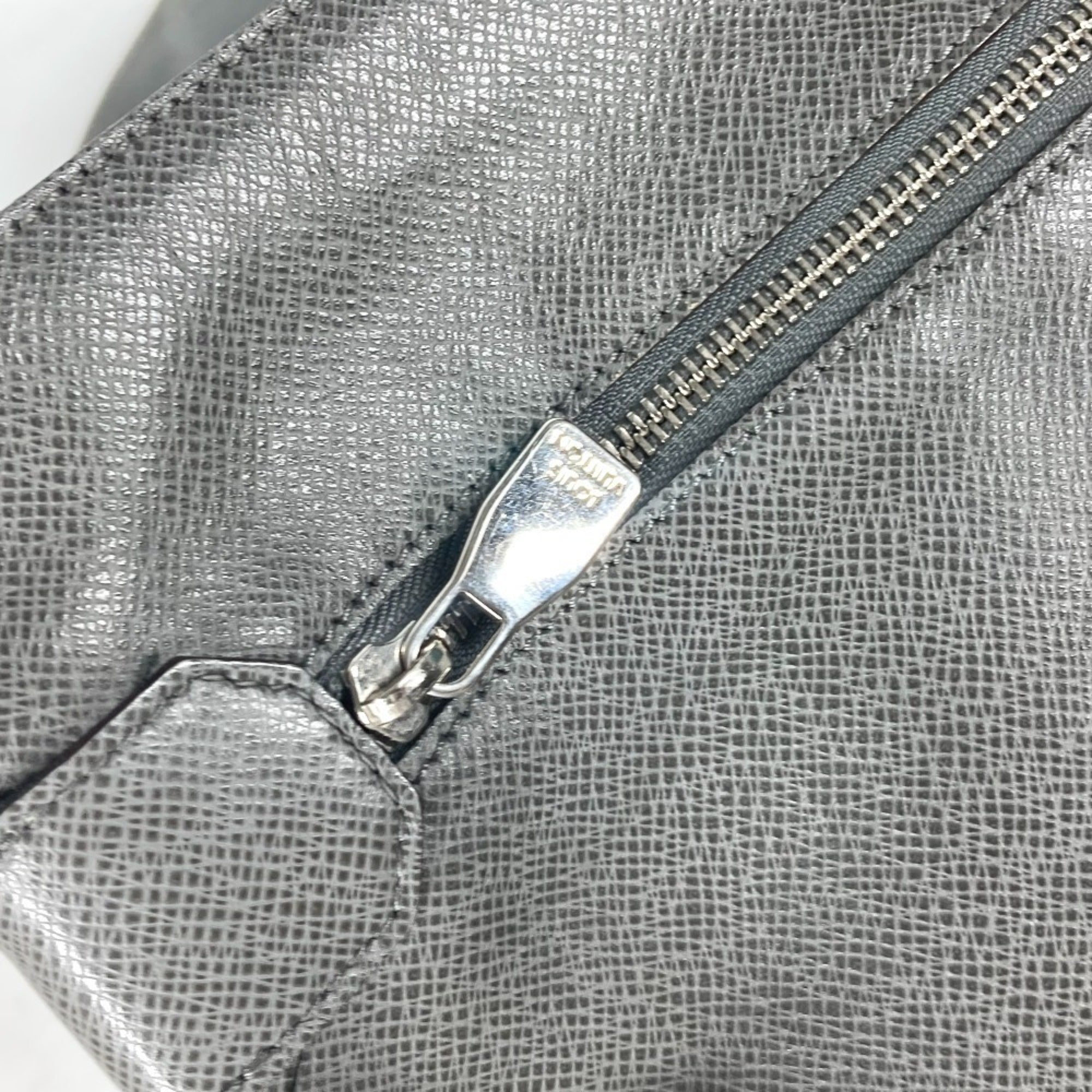 Louis Vuitton Gray Taiga Leather Pochette Shoulder Bag (Pre-Owned)