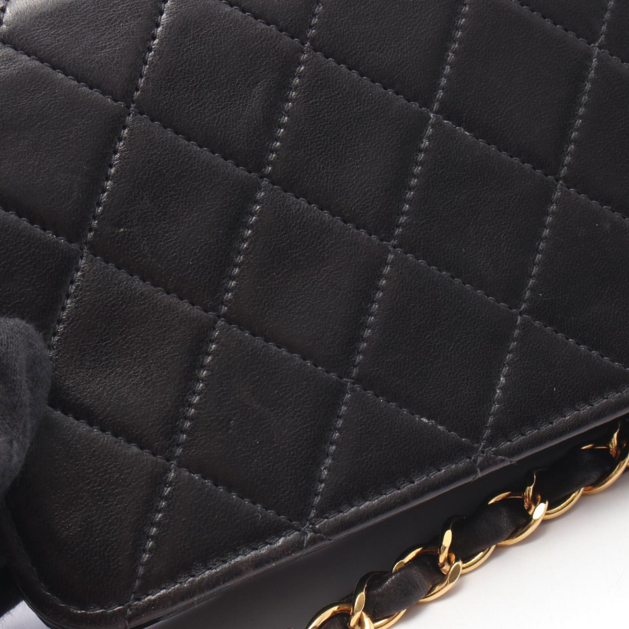 Chanel Matelasse Black Leather Handbag Shoulder Bag (Pre-Owned)