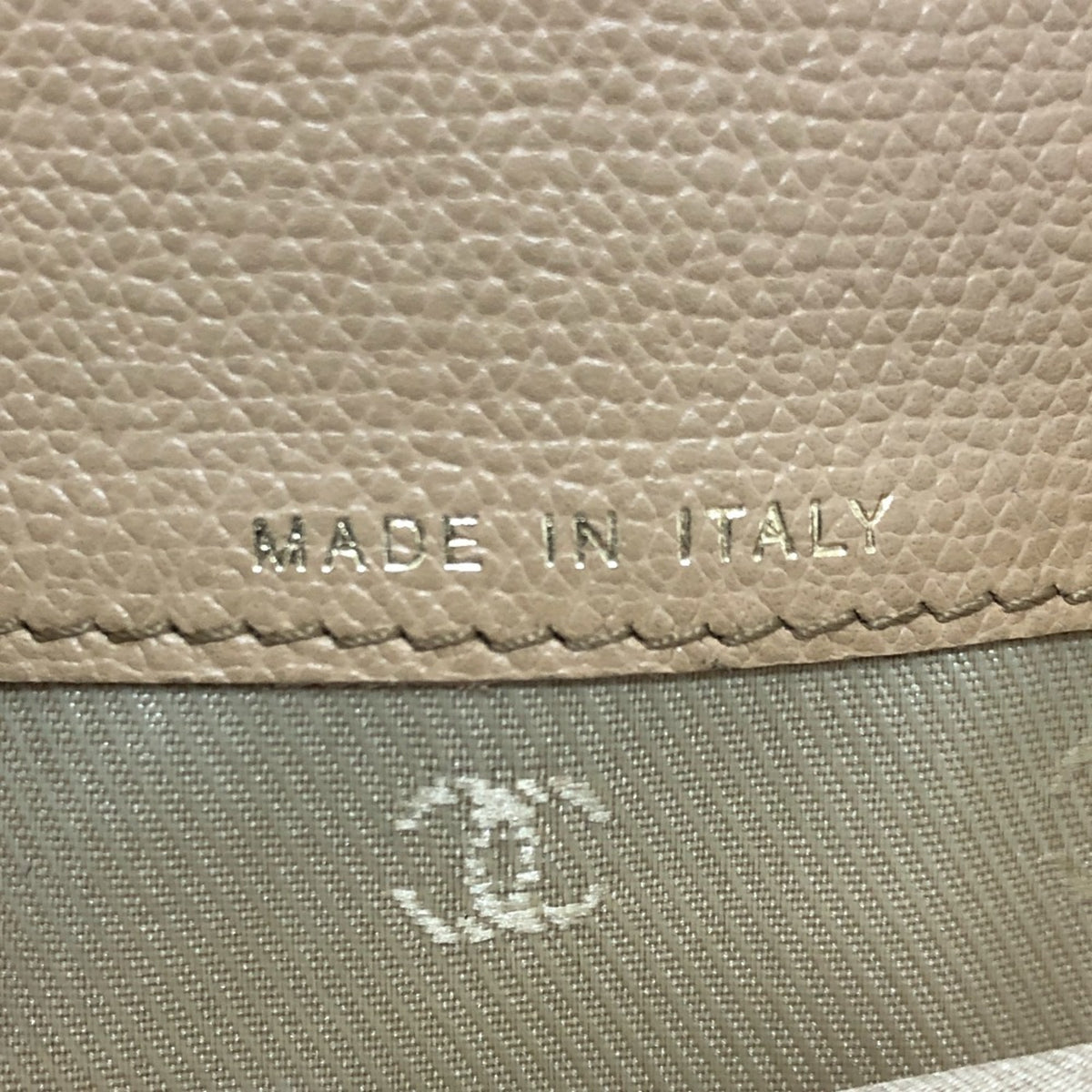Chanel Beige Leather Long Wallet (Bi-Fold) (Pre-Owned)