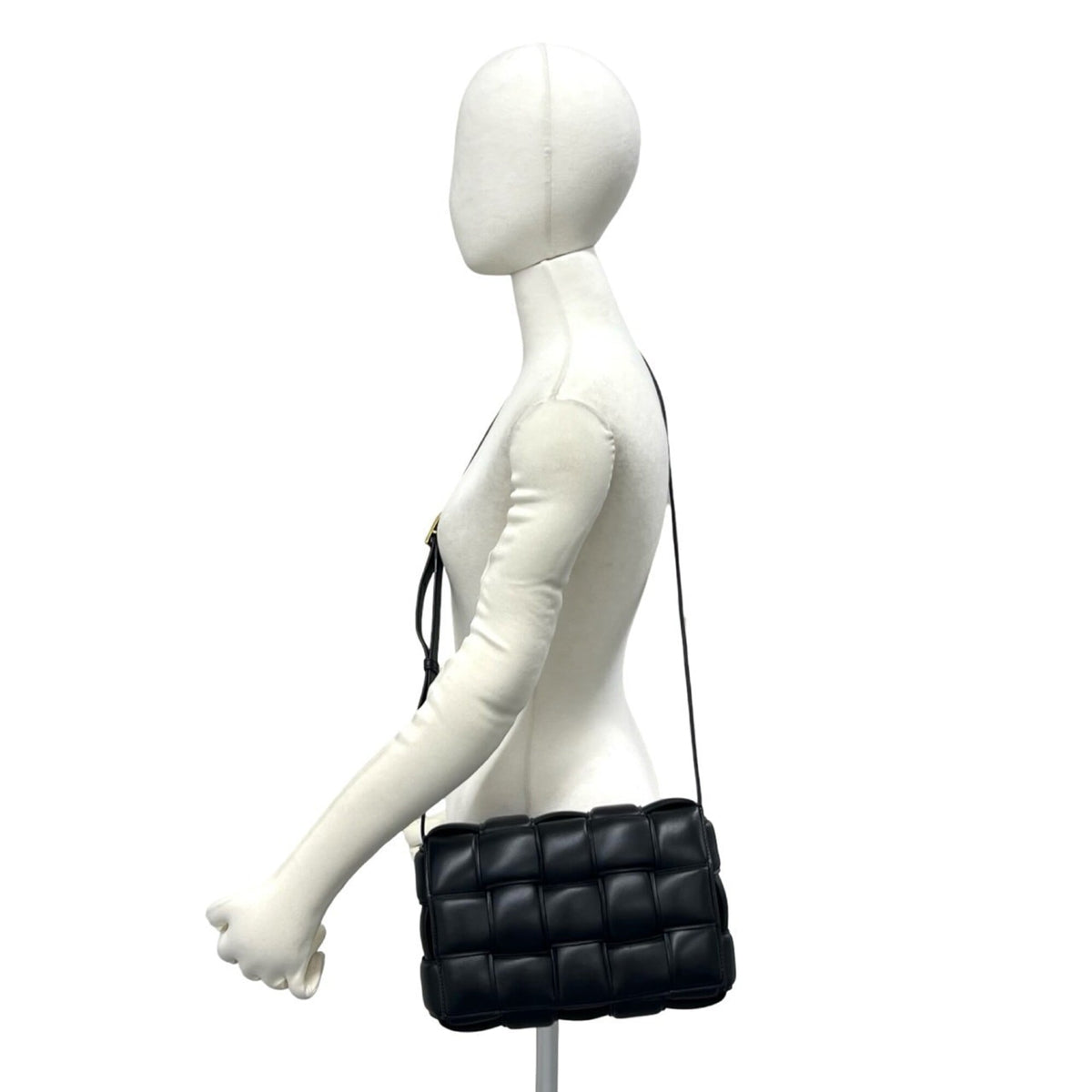 Bottega Veneta Black Leather Crossbody Bag Shoulder Bag (Pre-Owned)