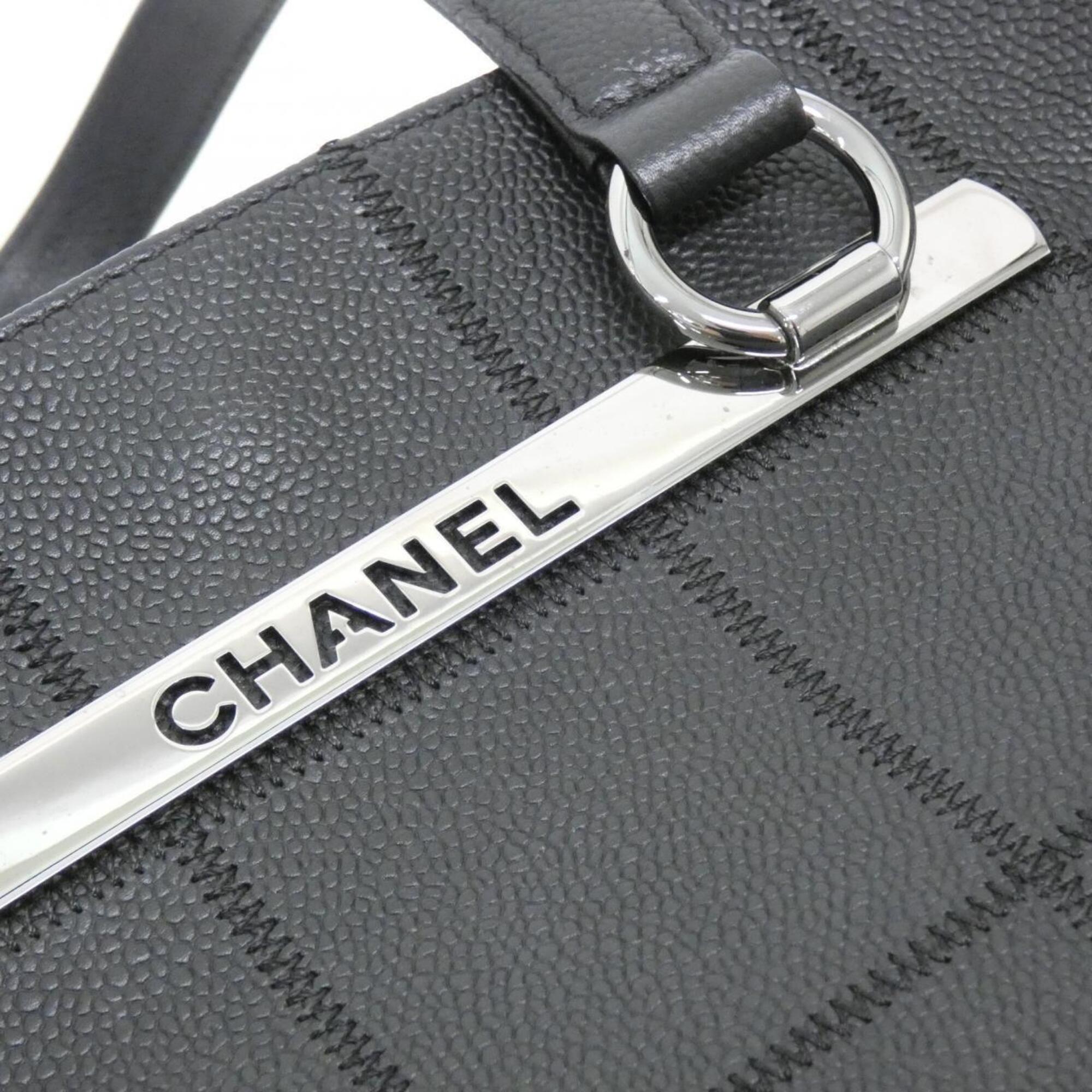 Chanel Black Grained Calfskin Handbag (Pre-Owned)