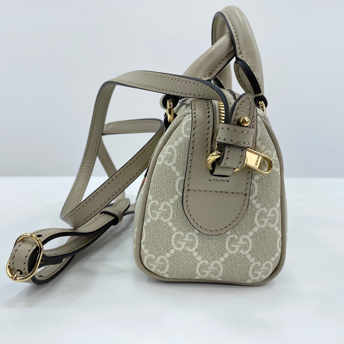 Gucci Sherry Line Beige Handbag (Pre-Owned)