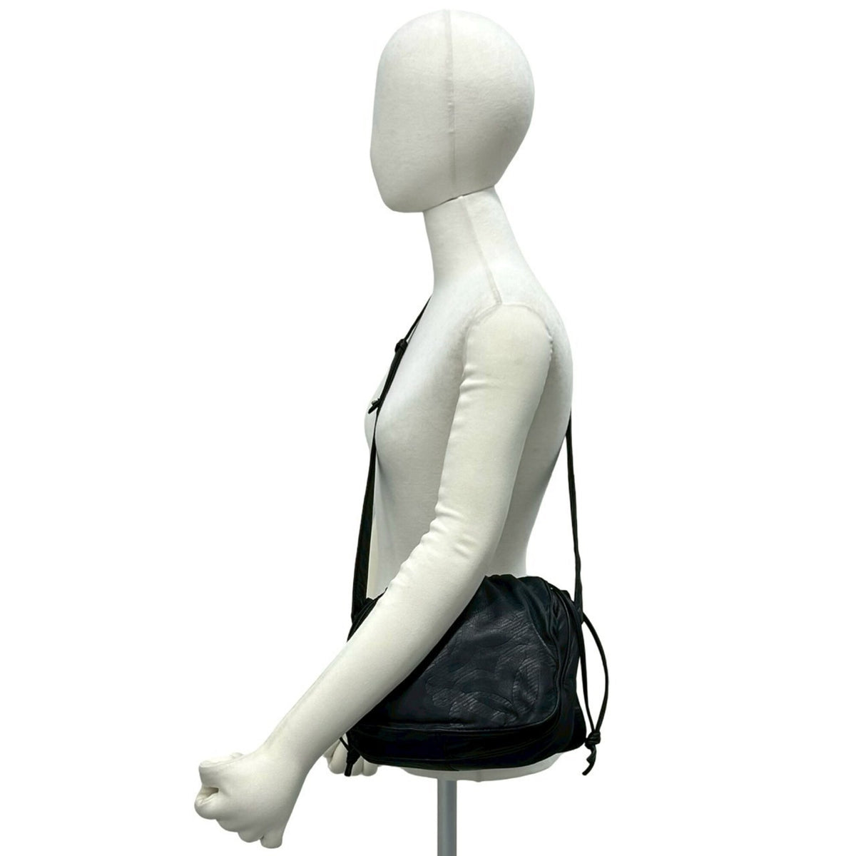 Loewe Black Leather Pochette Shoulder Bag (Pre-Owned)