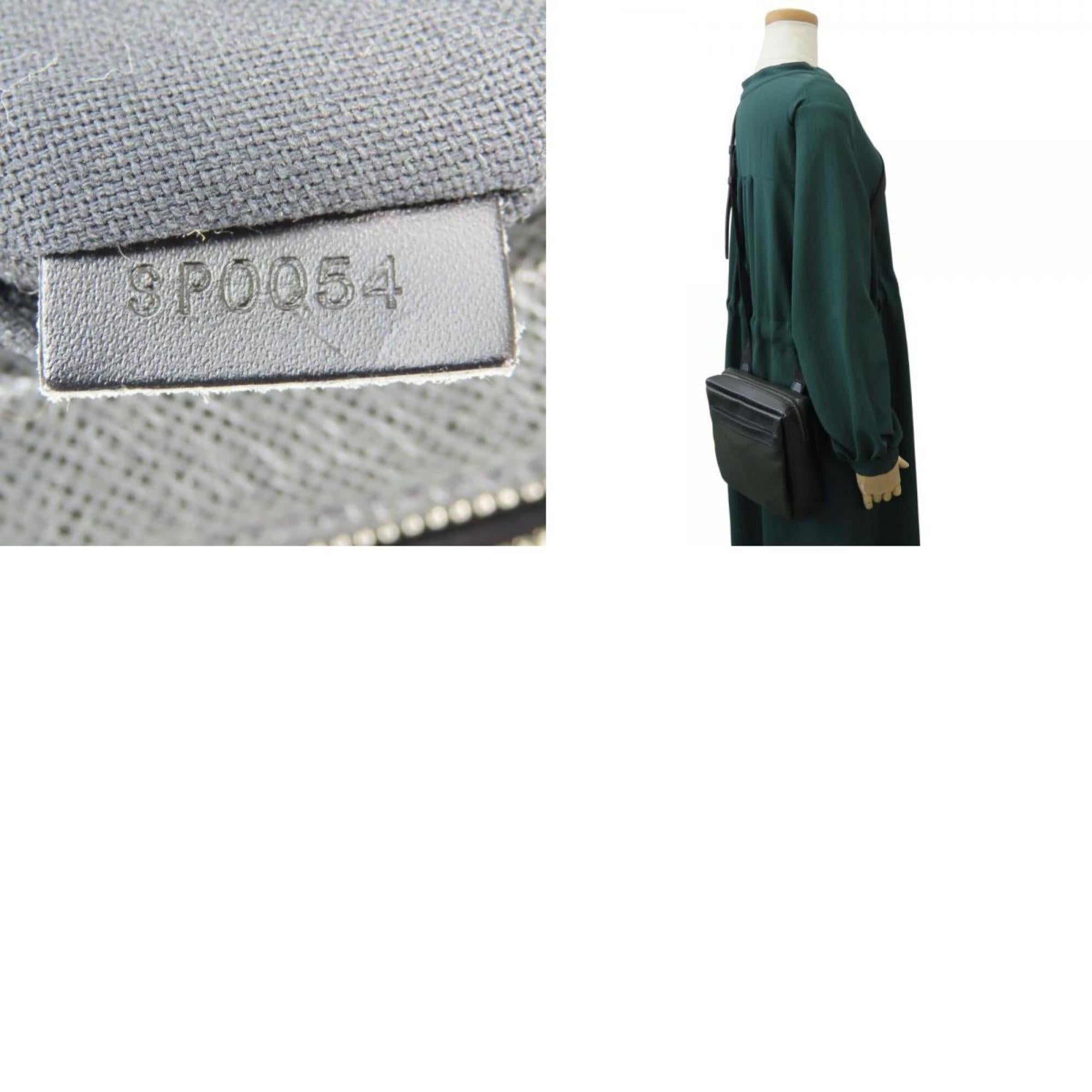 Louis Vuitton Ardoise Moss Green Taiga Leather Shoulder Bag (Pre-Owned)