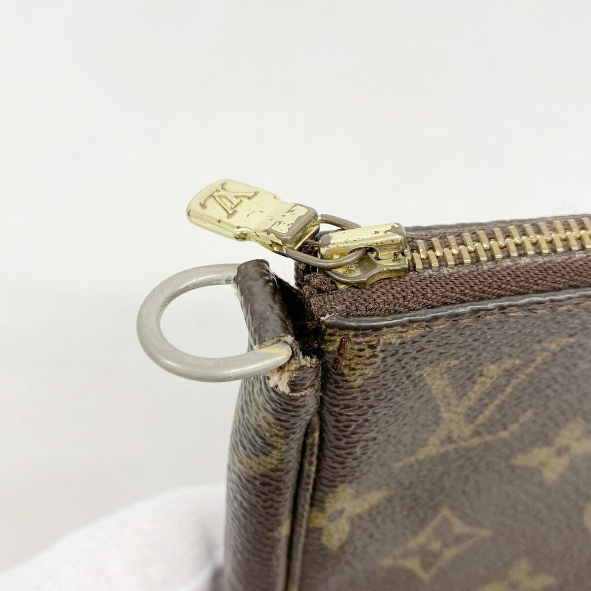 Louis Vuitton Brown Pouch (Pre-Owned)