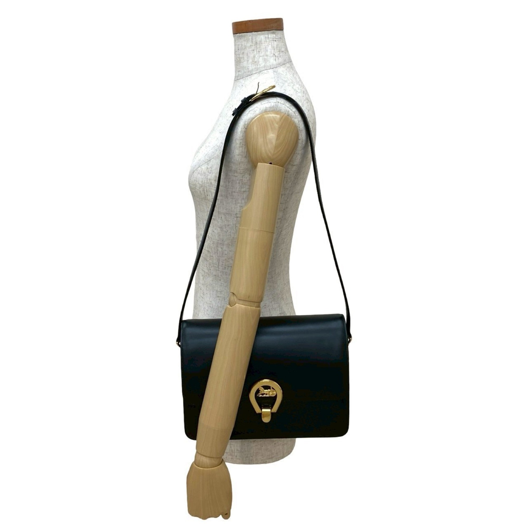 Celine Black Leather Pochette Shoulder Bag (Pre-Owned)