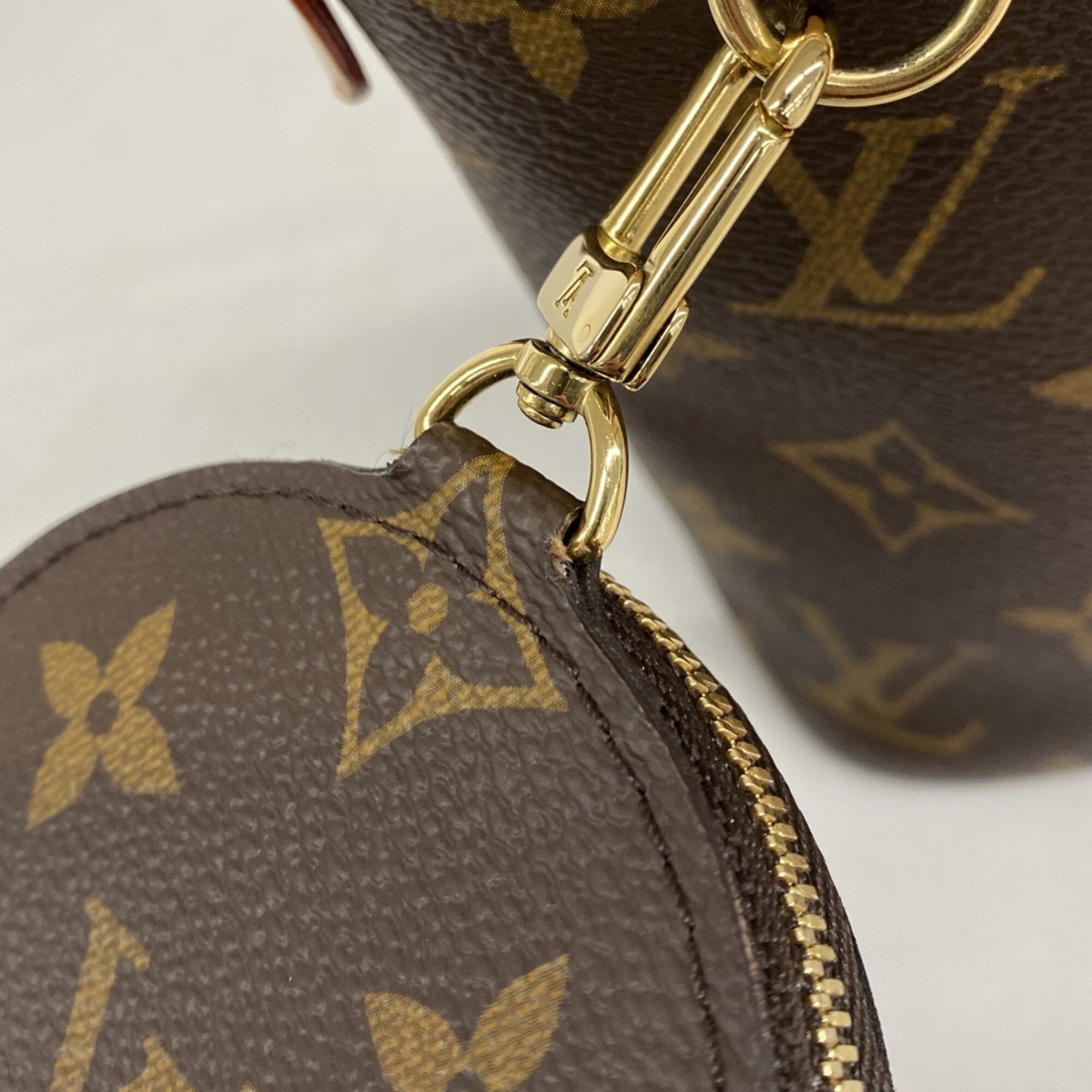 Louis Vuitton Brown Handbag (Pre-Owned)