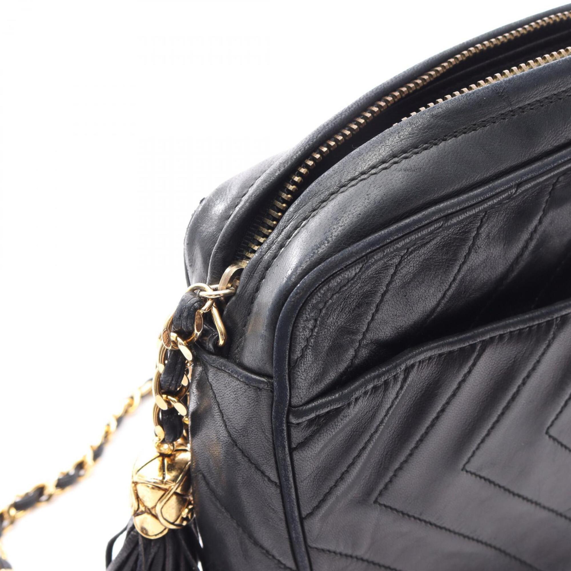 Chanel Black Leather Handbag Shoulder Bag (Pre-Owned)