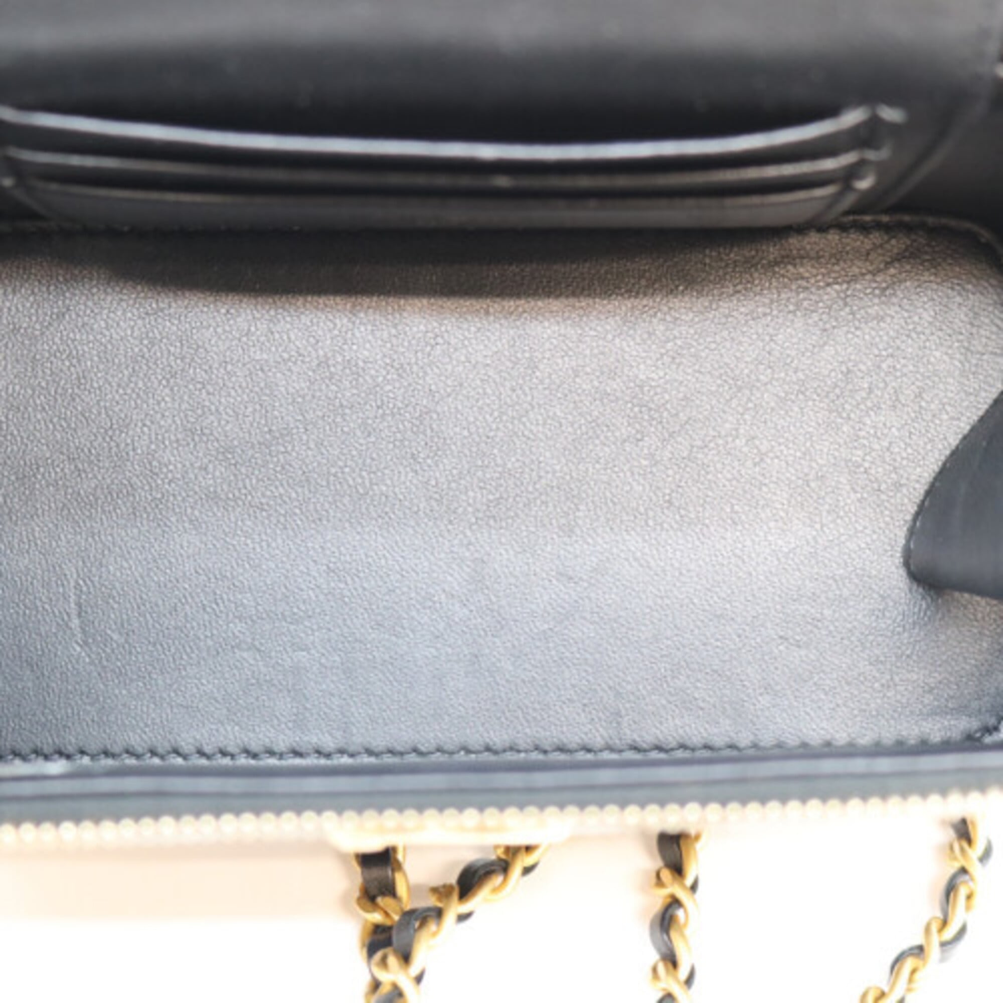 Chanel Black Leather Shoulder Bag Vanity Bag (Pre-Owned)