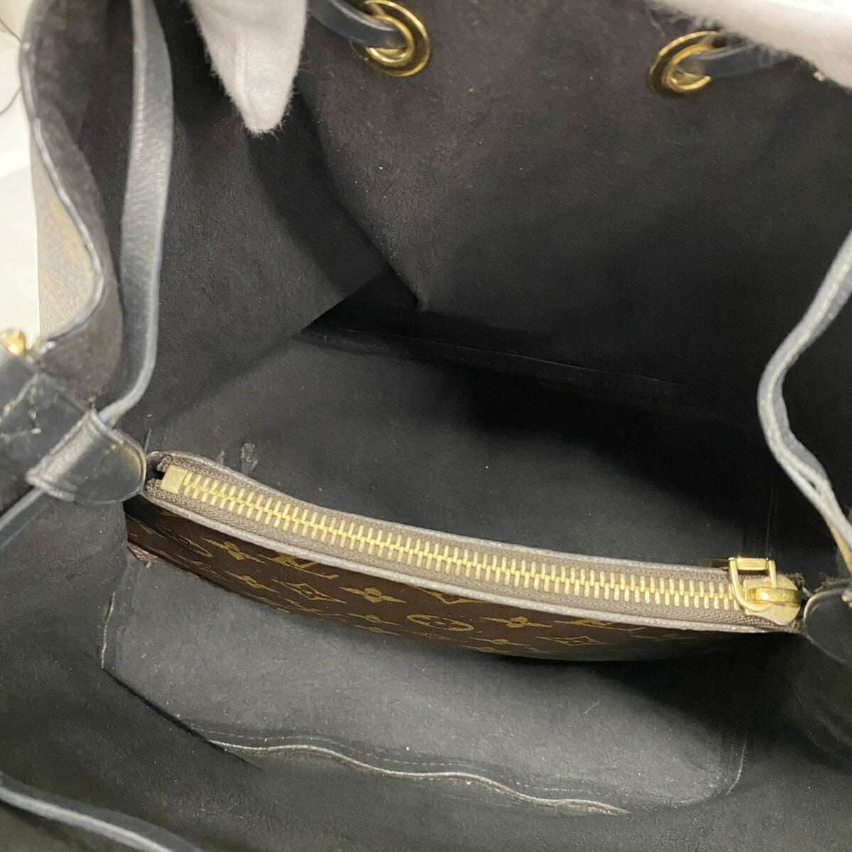 Louis Vuitton Brown Shoulder Bag (Pre-Owned)