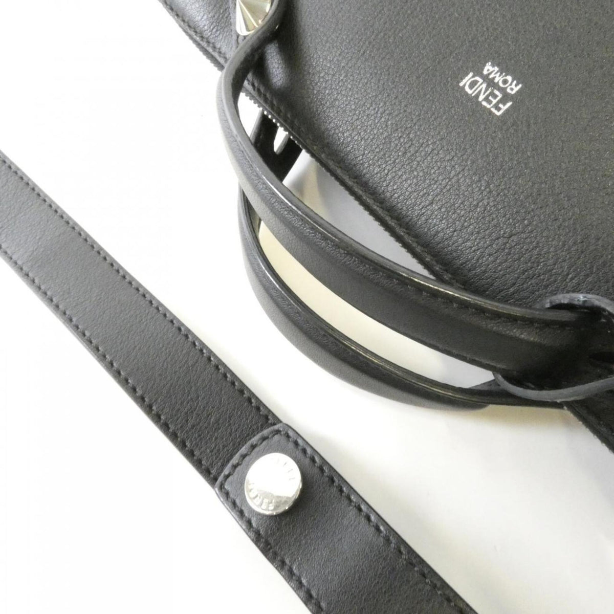Fendi Black Leather Handbag (Pre-Owned)