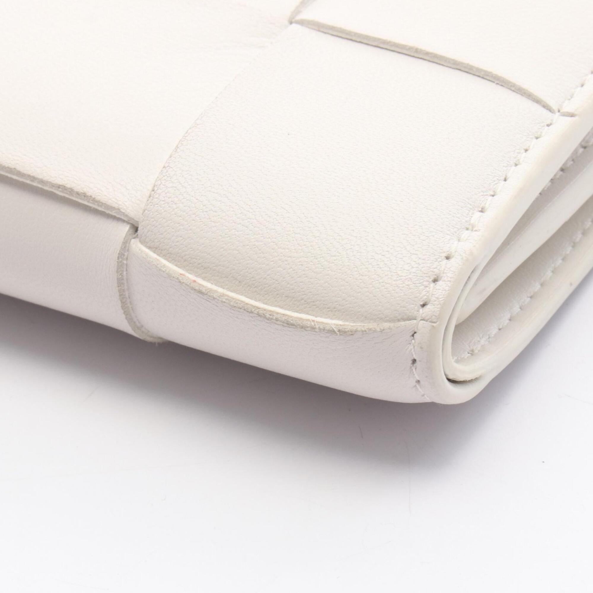 Bottega Veneta White Leather Wallet (Tri-Fold) (Pre-Owned)