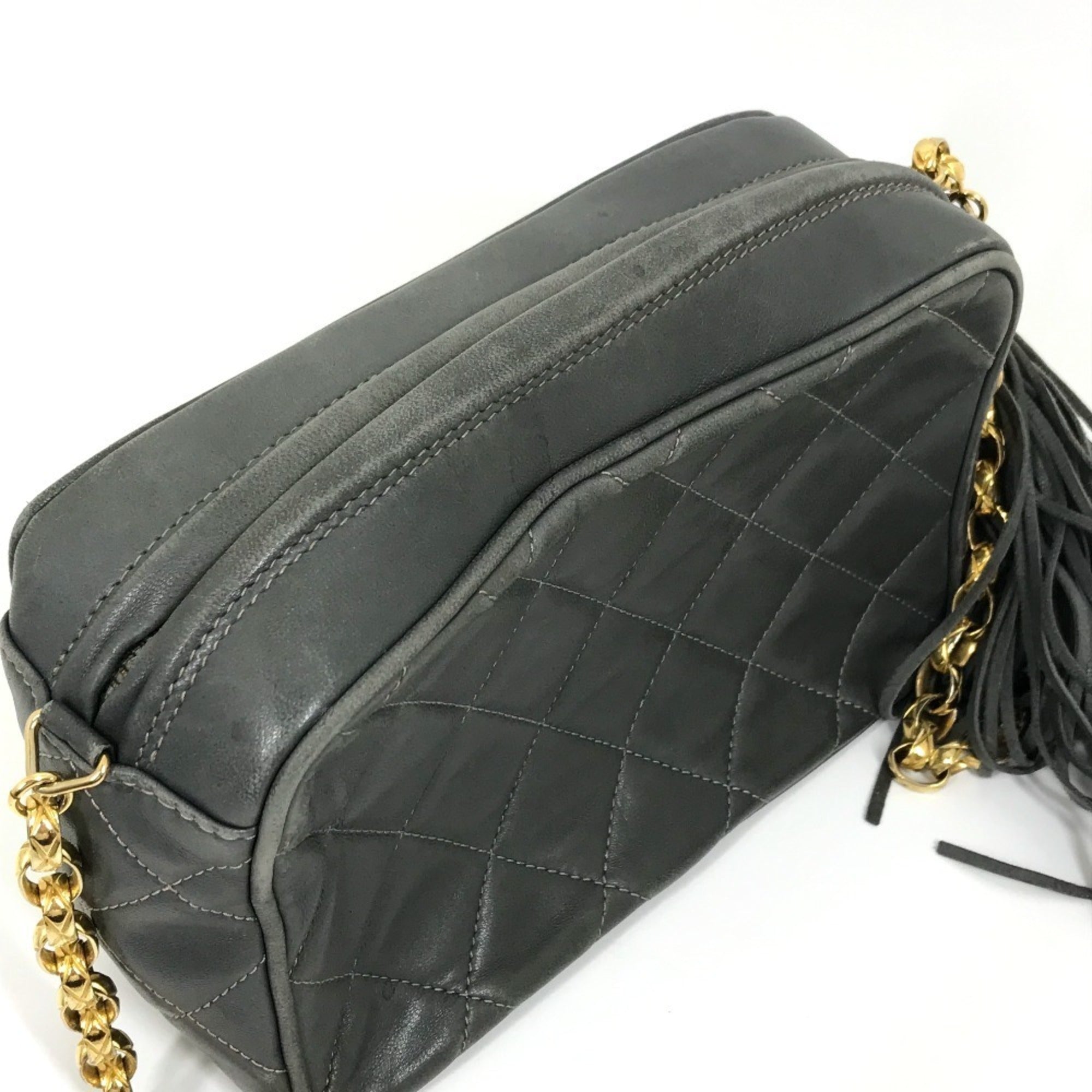 Chanel Gray Leather Shoulder Bag (Pre-Owned)