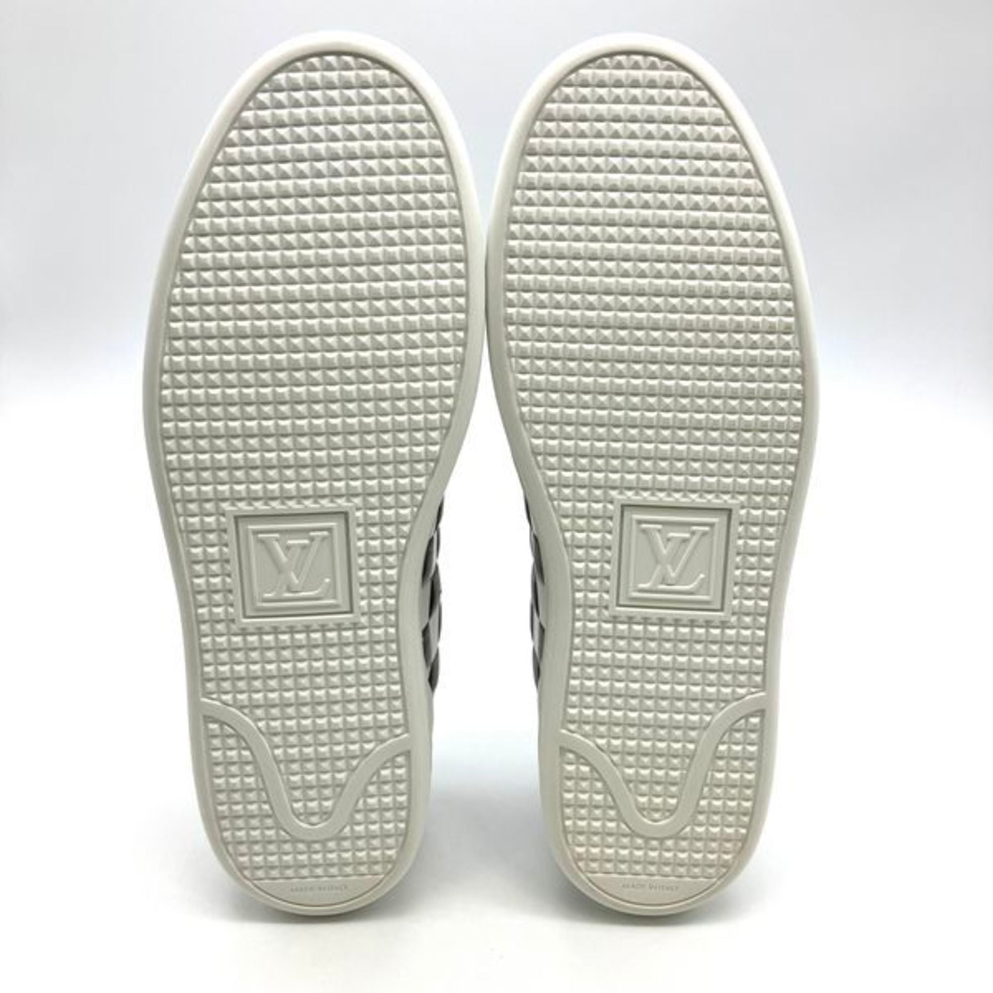 Louis Vuitton White Sneakers (Pre-Owned)