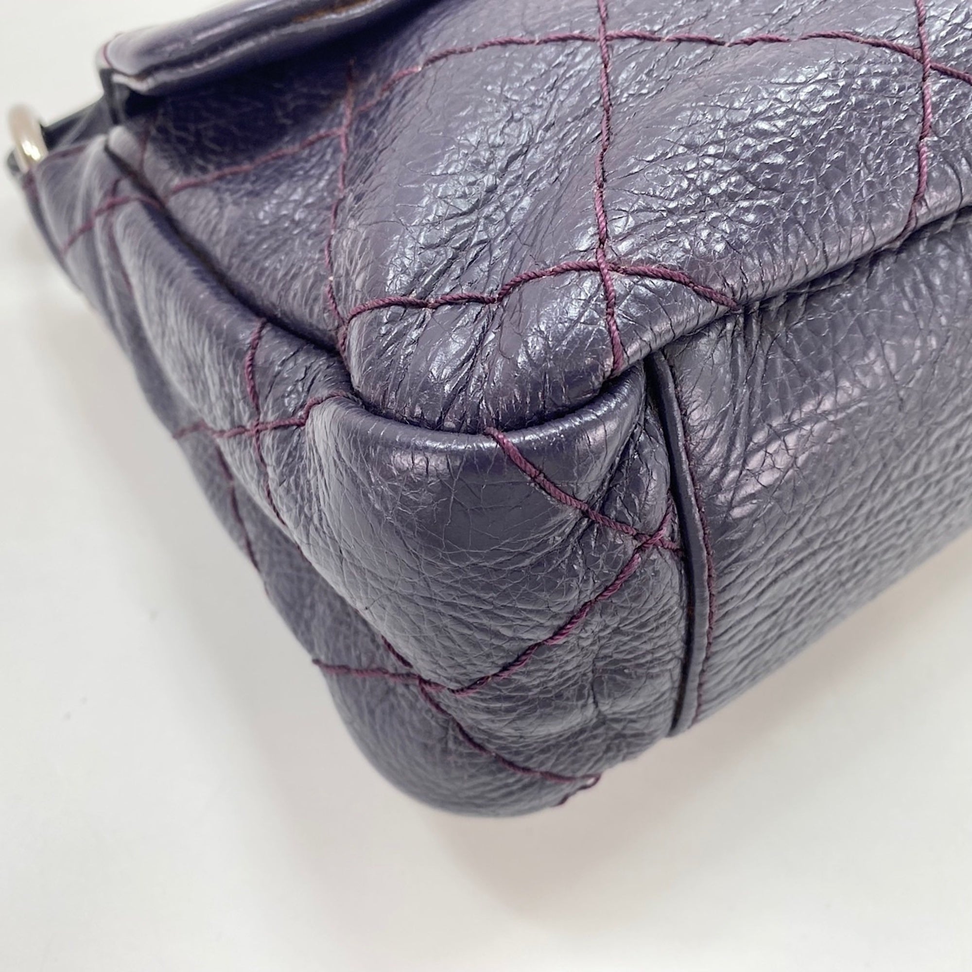 Chanel Purple Shoulder Bag (Pre-Owned)