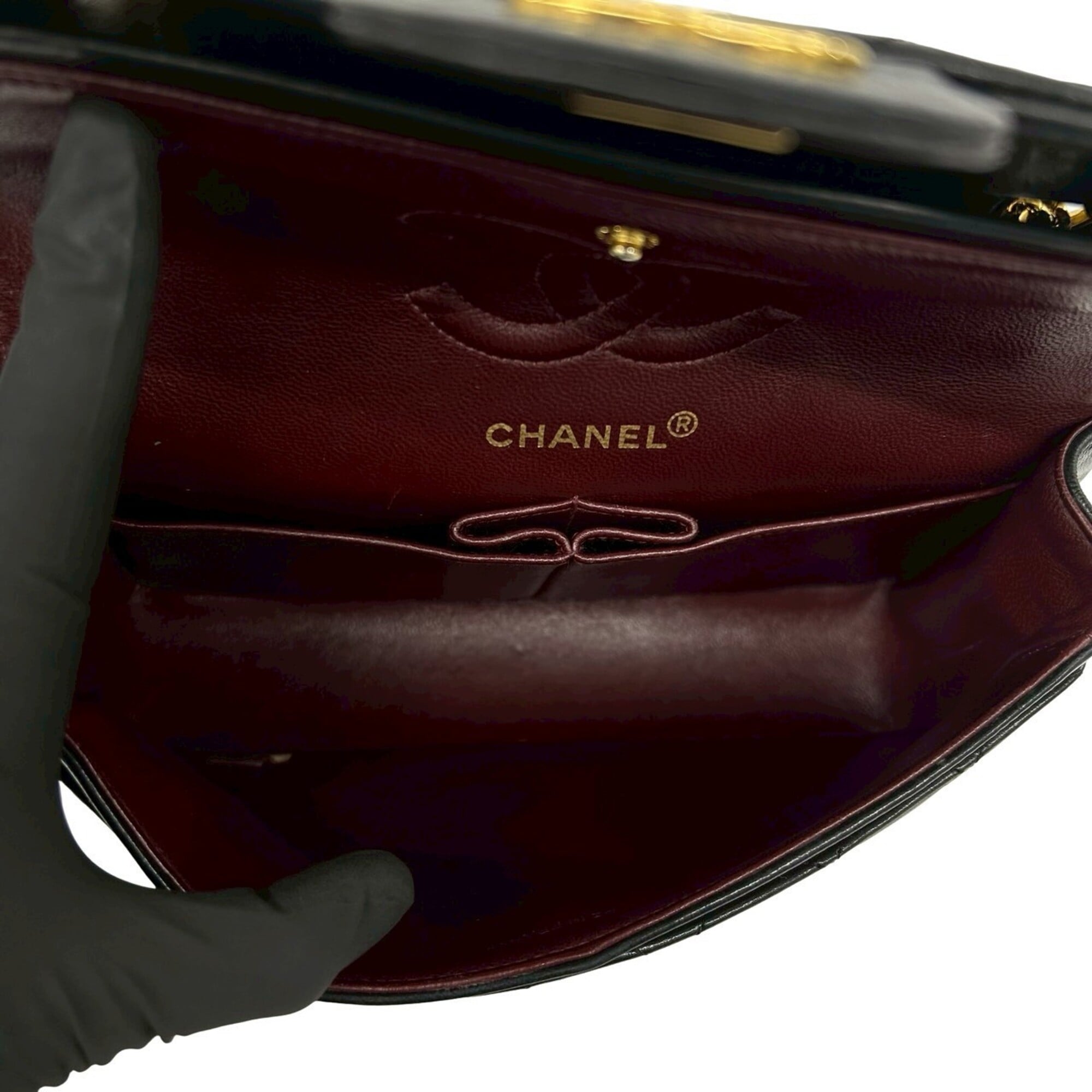 Chanel Black Leather Pochette Shoulder Bag (Pre-Owned)
