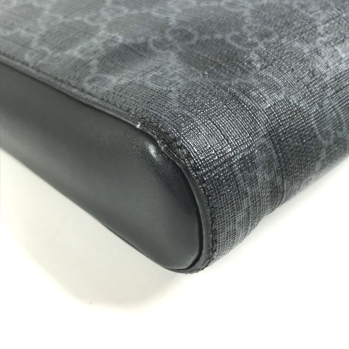 Gucci Black Gg Supreme Messenger Bag Shoulder Bag (Pre-Owned)