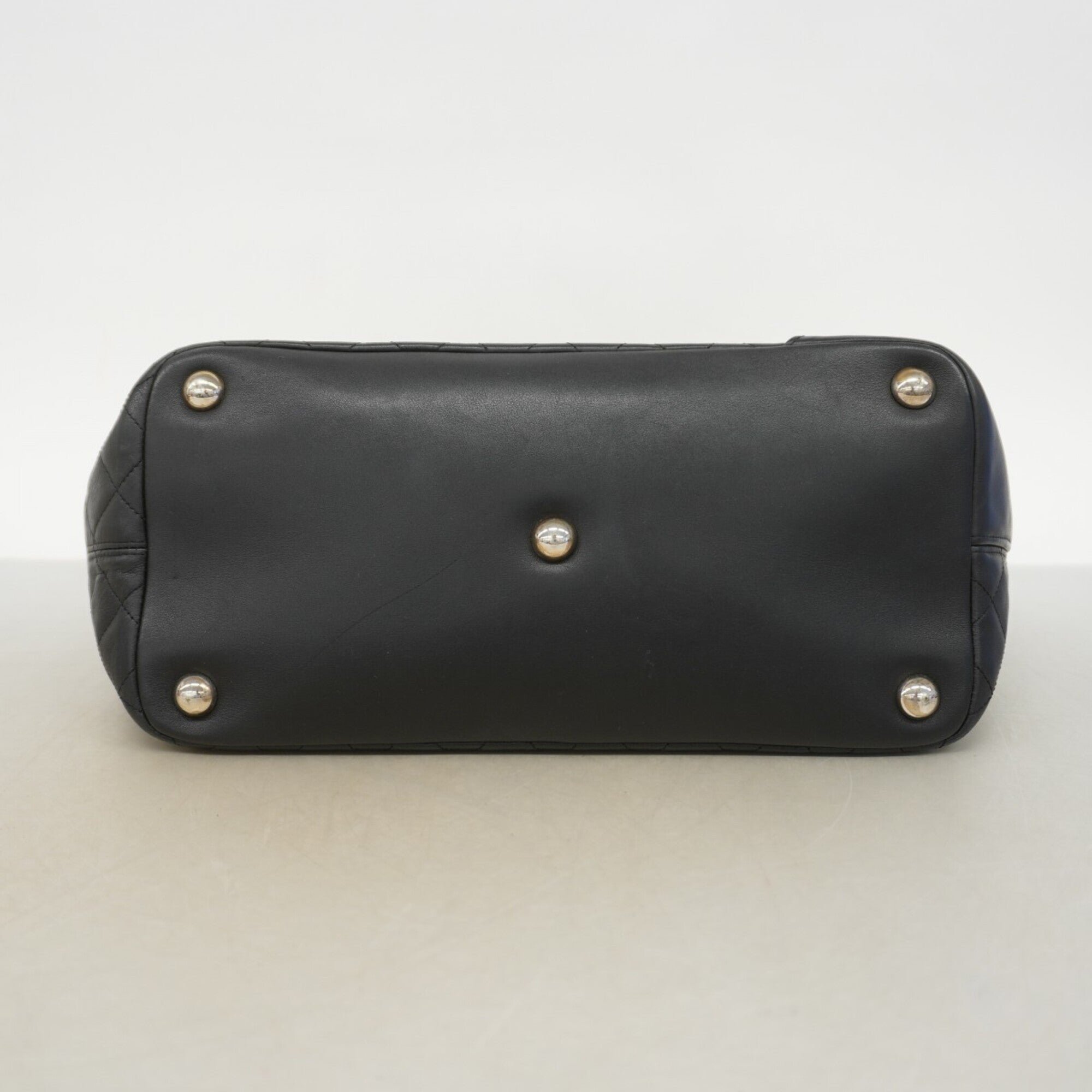 Chanel Black Leather Tote Bag (Pre-Owned)