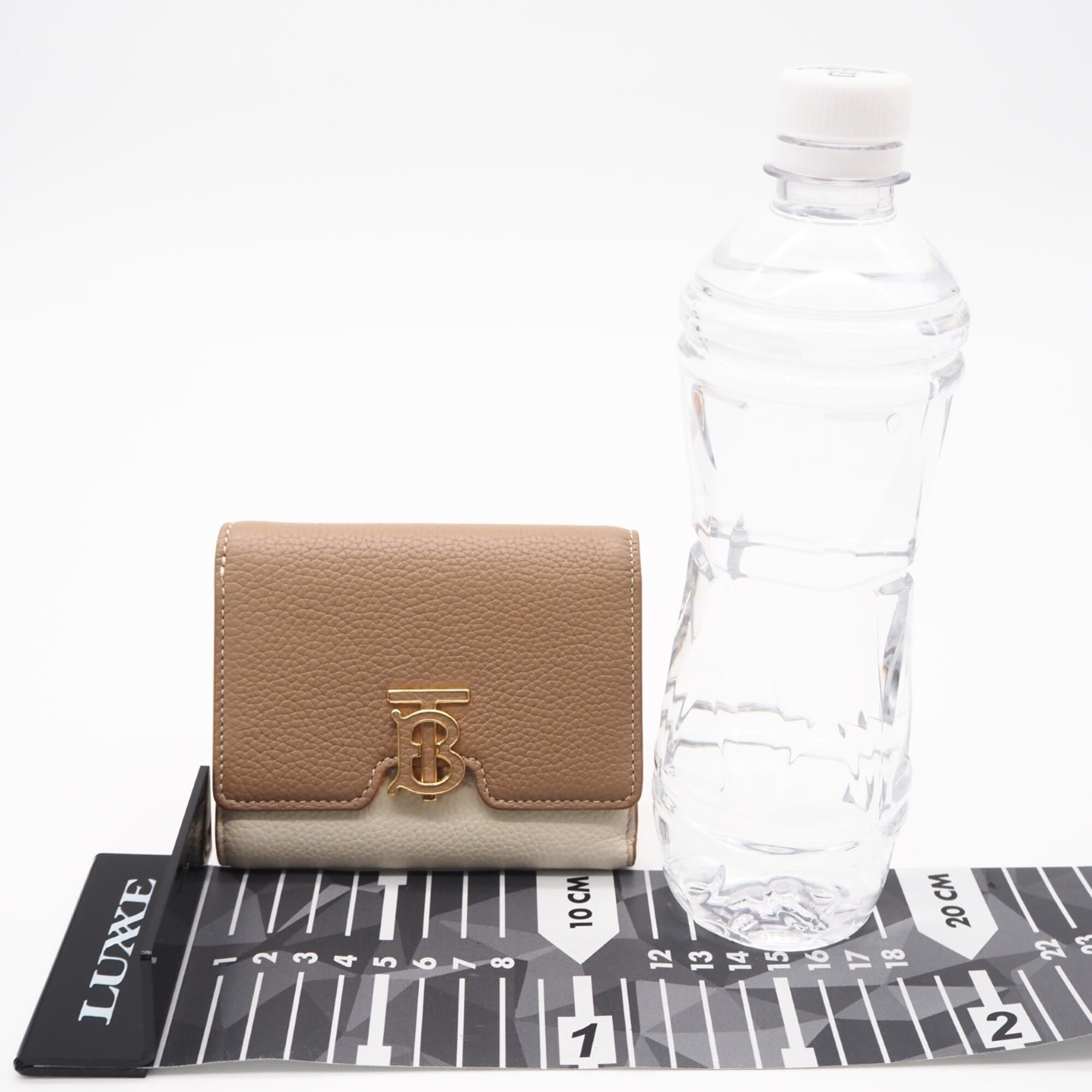 Burberry Beige Cream Leather Wallet (Tri-Fold) (Pre-Owned)