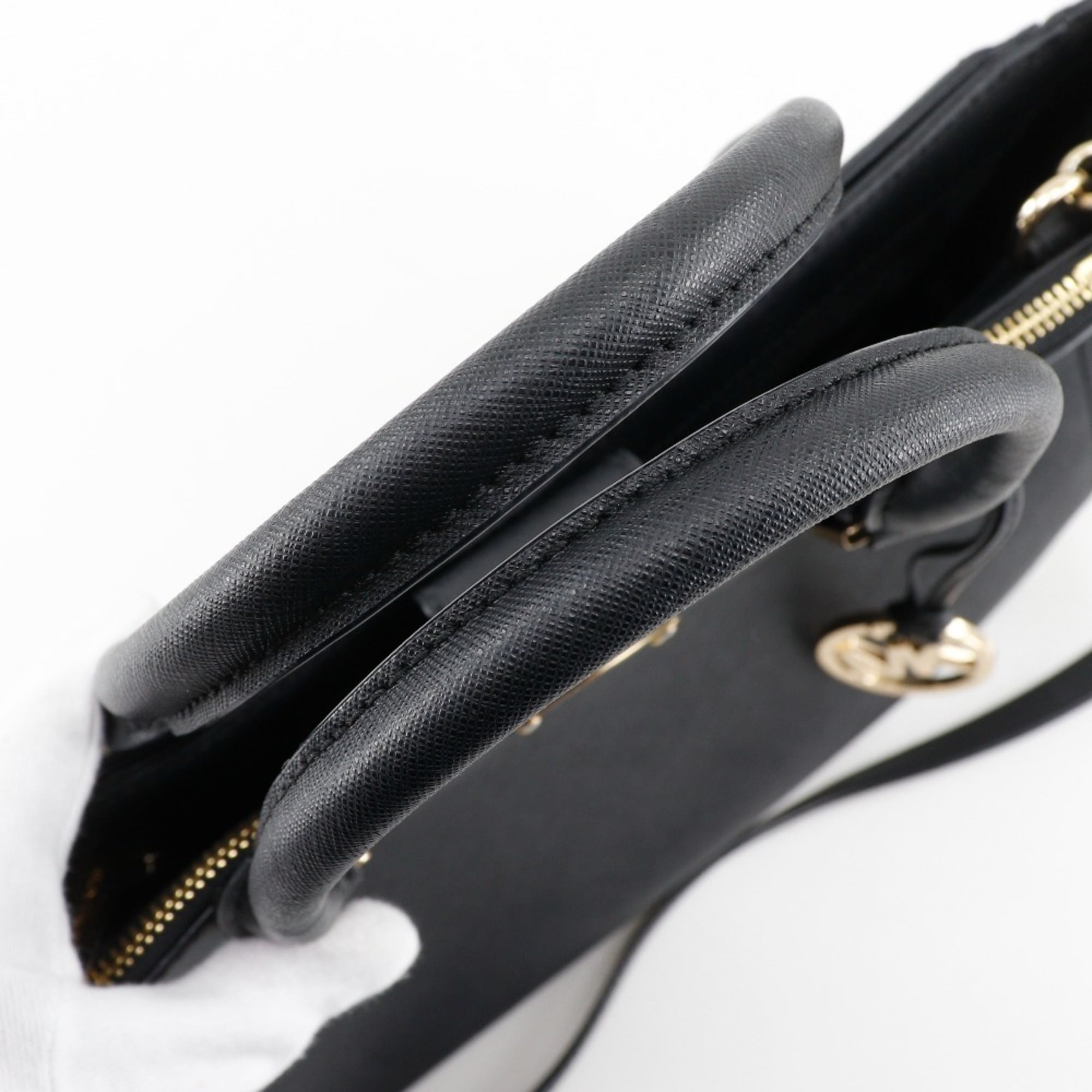Michael Kors Black Leather Handbag (Pre-Owned)