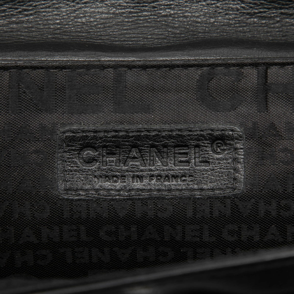 Chanel Black Leather Shoulder Bag (Pre-Owned)