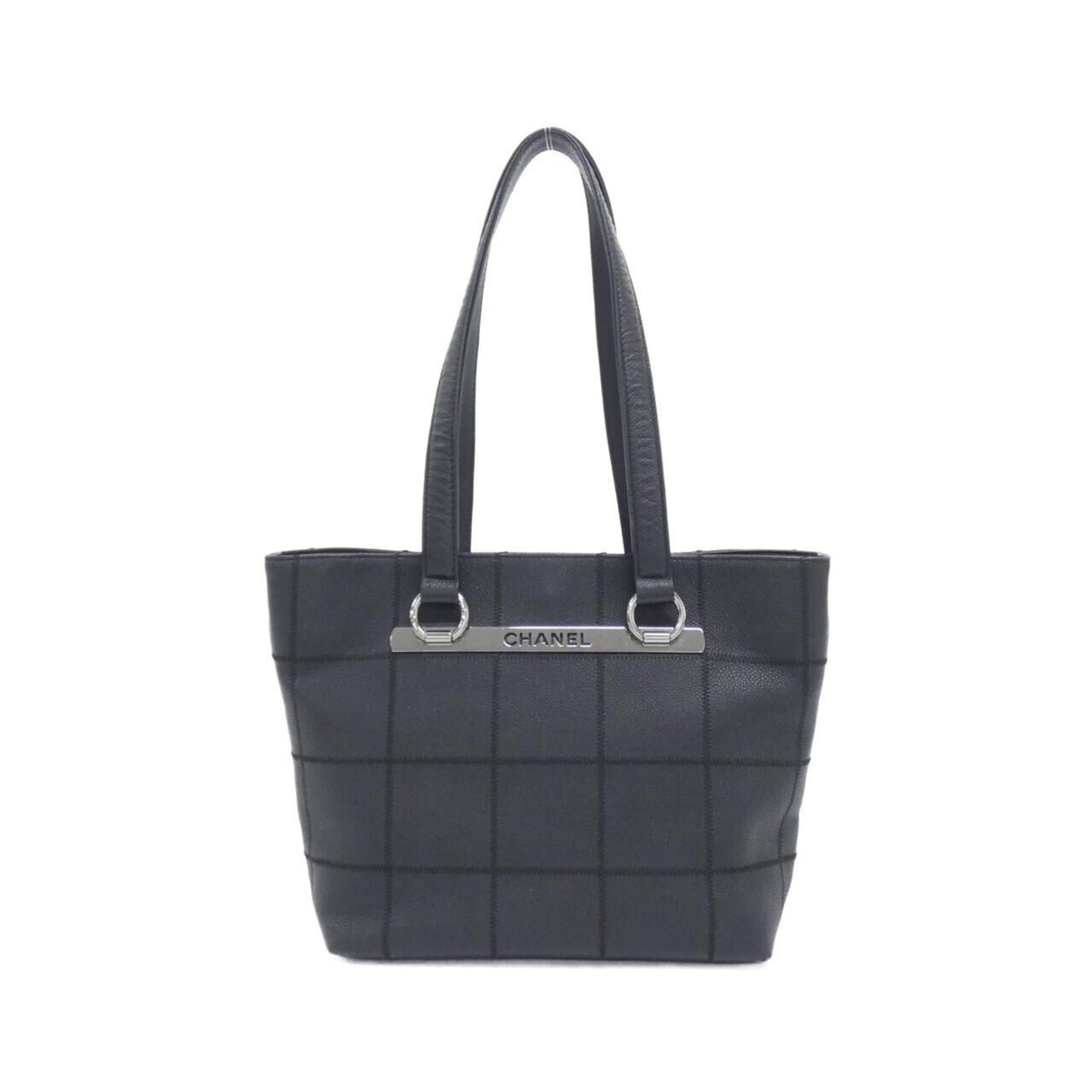Chanel Black Grained Calfskin Handbag (Pre-Owned)