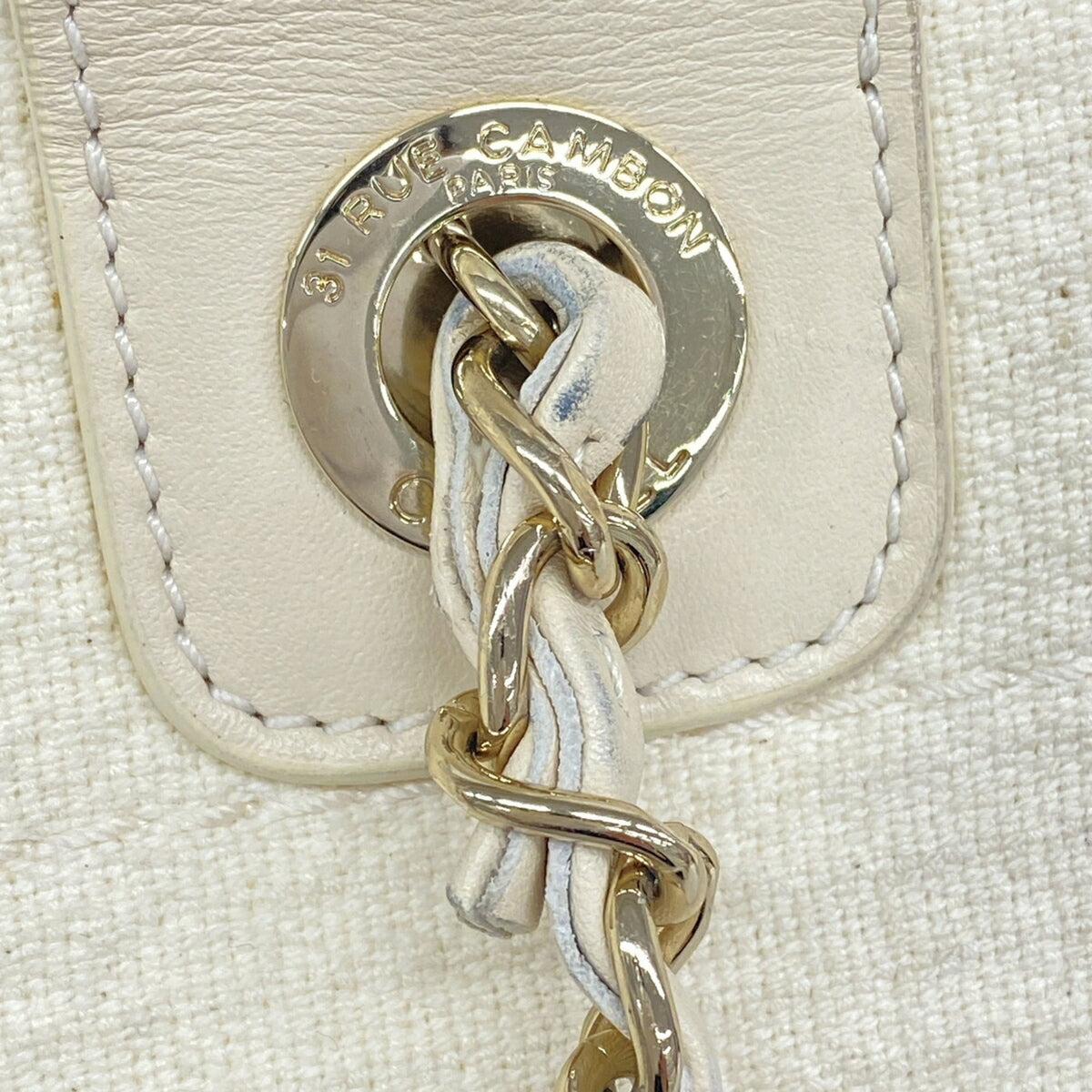 Chanel White Canvas Tote Bag (Pre-Owned)