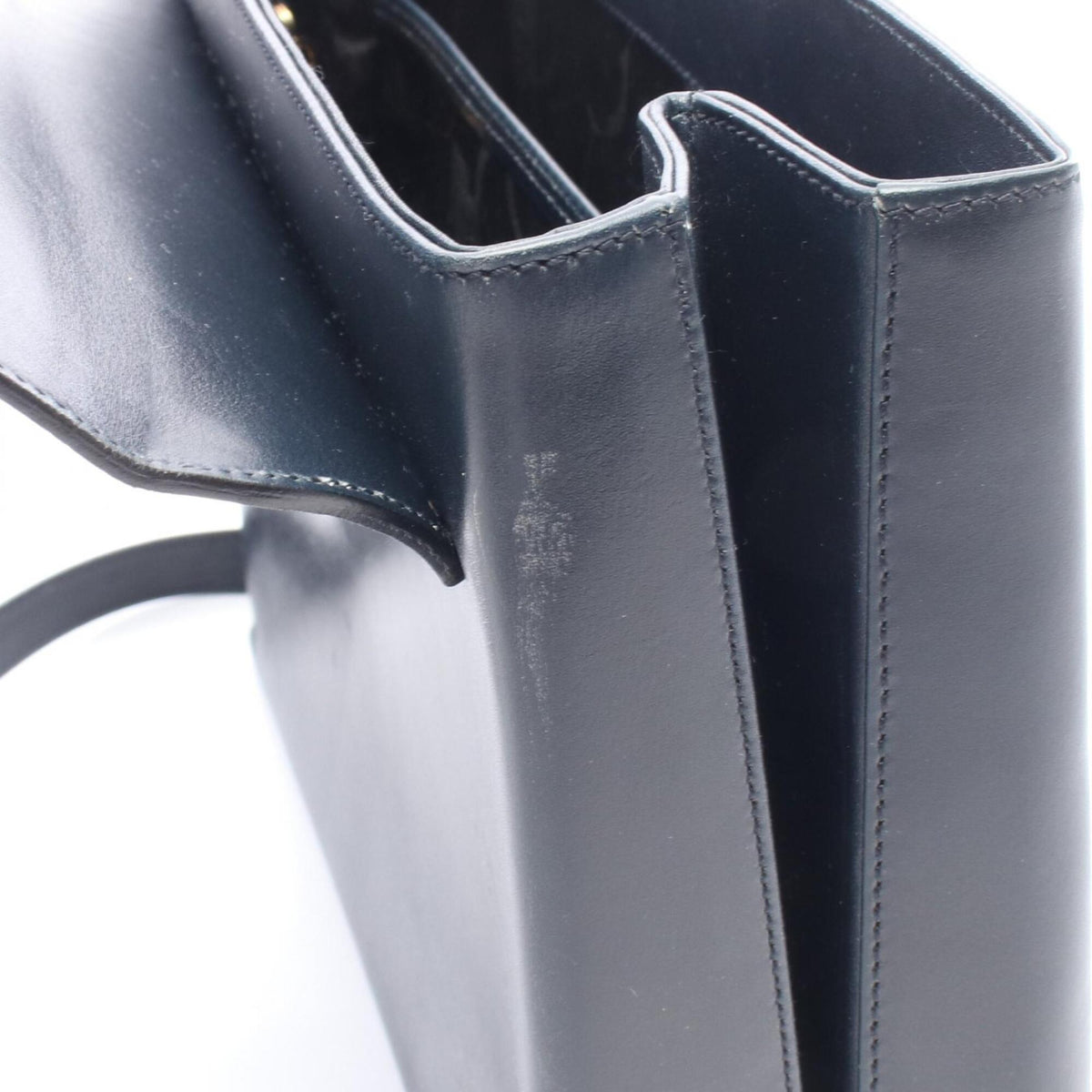 Salvatore Ferragamo Black Leather Handbag (Pre-Owned)
