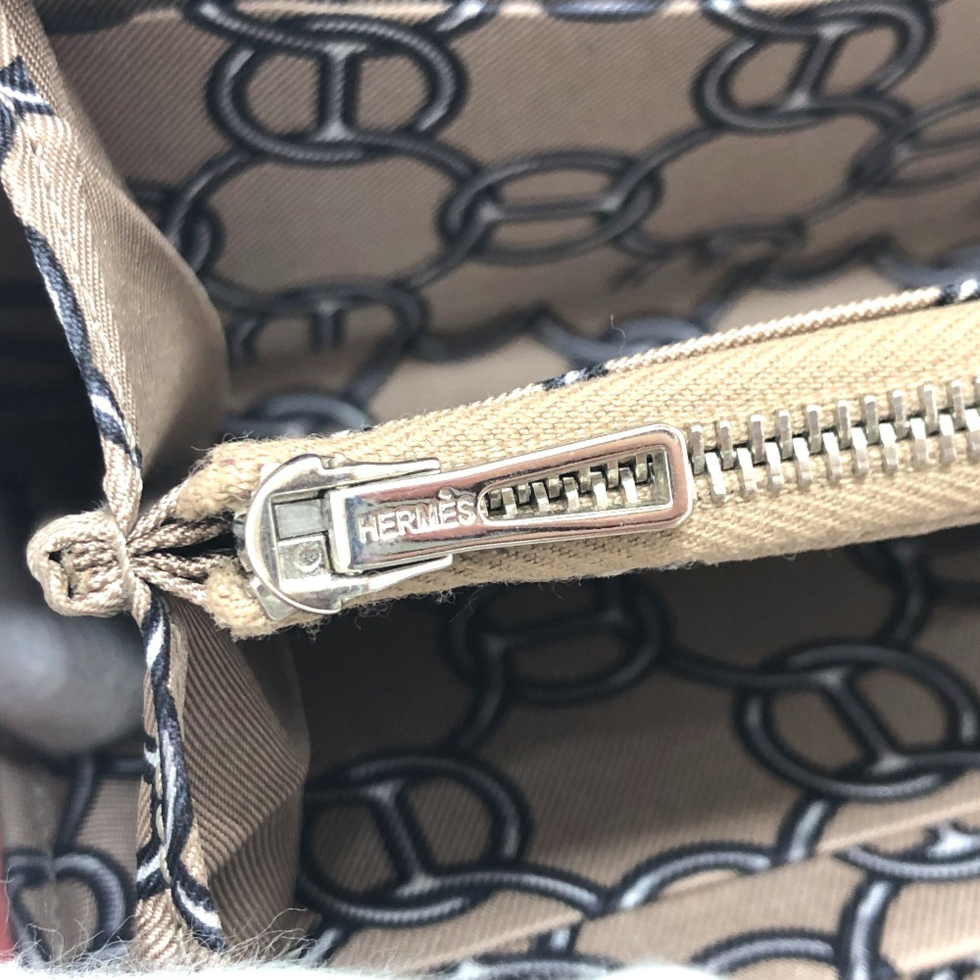 Hermes Pink Leather Long Wallet (Bi-Fold) (Pre-Owned)