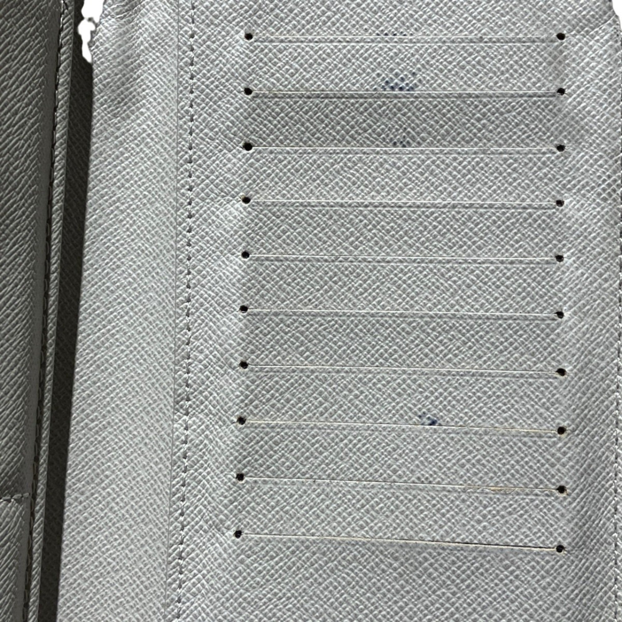 Louis Vuitton Taigarama White Taigarama Long Wallet (Bi-Fold) (Pre-Owned)