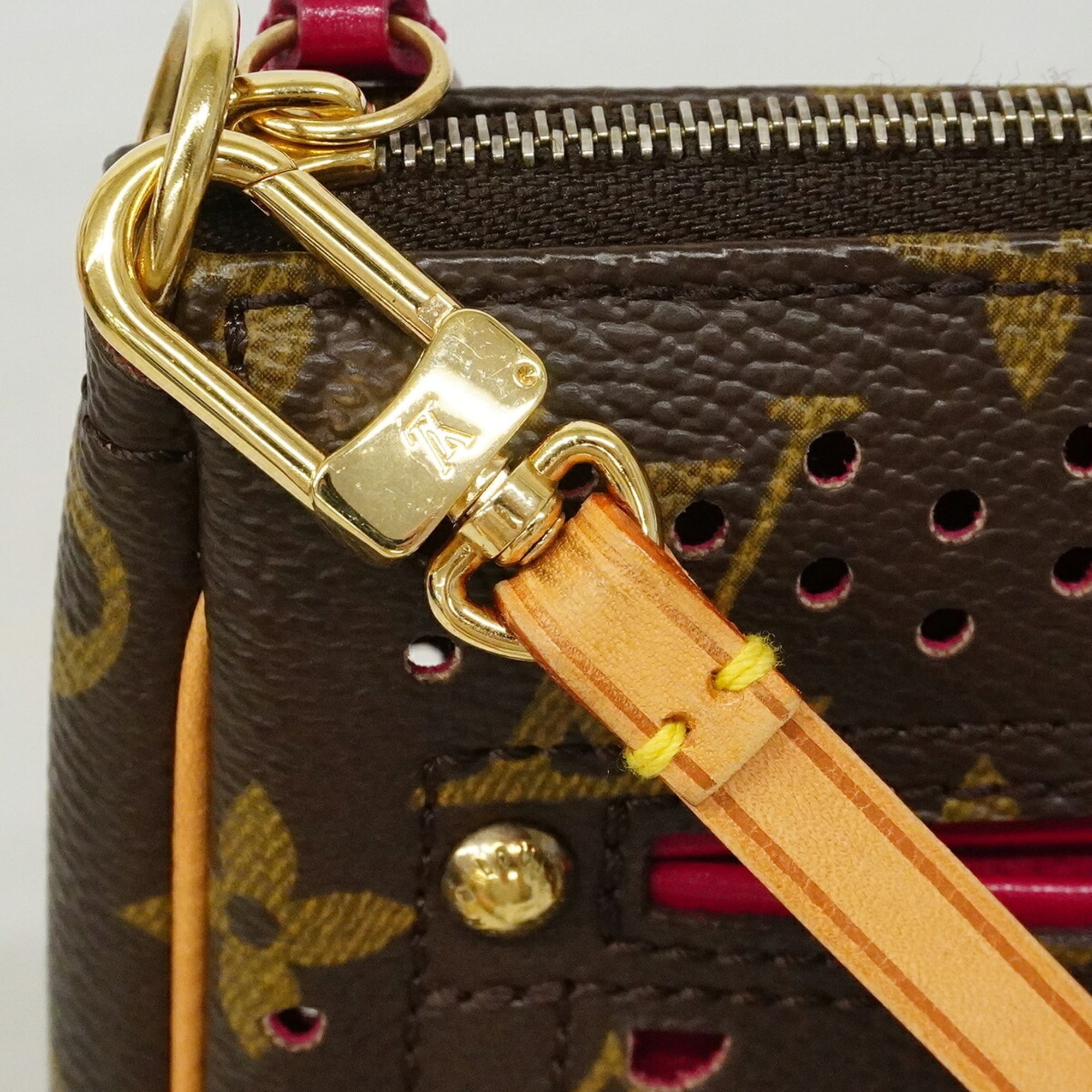Louis Vuitton Fuchsia Pouch (Pre-Owned)