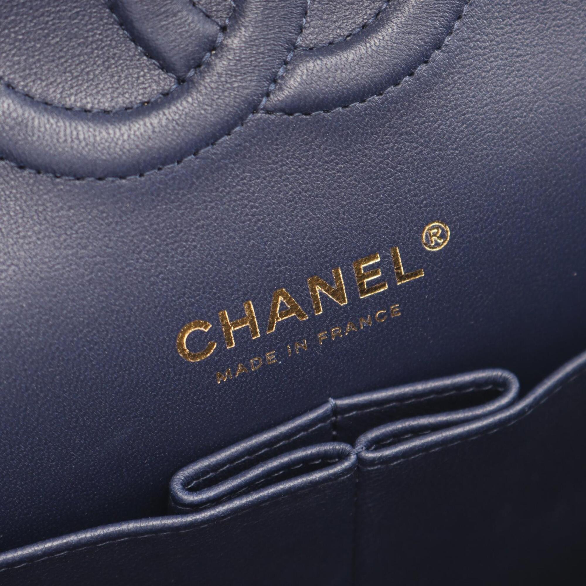 Chanel Navy Leather Handbag Shoulder Bag (Pre-Owned)
