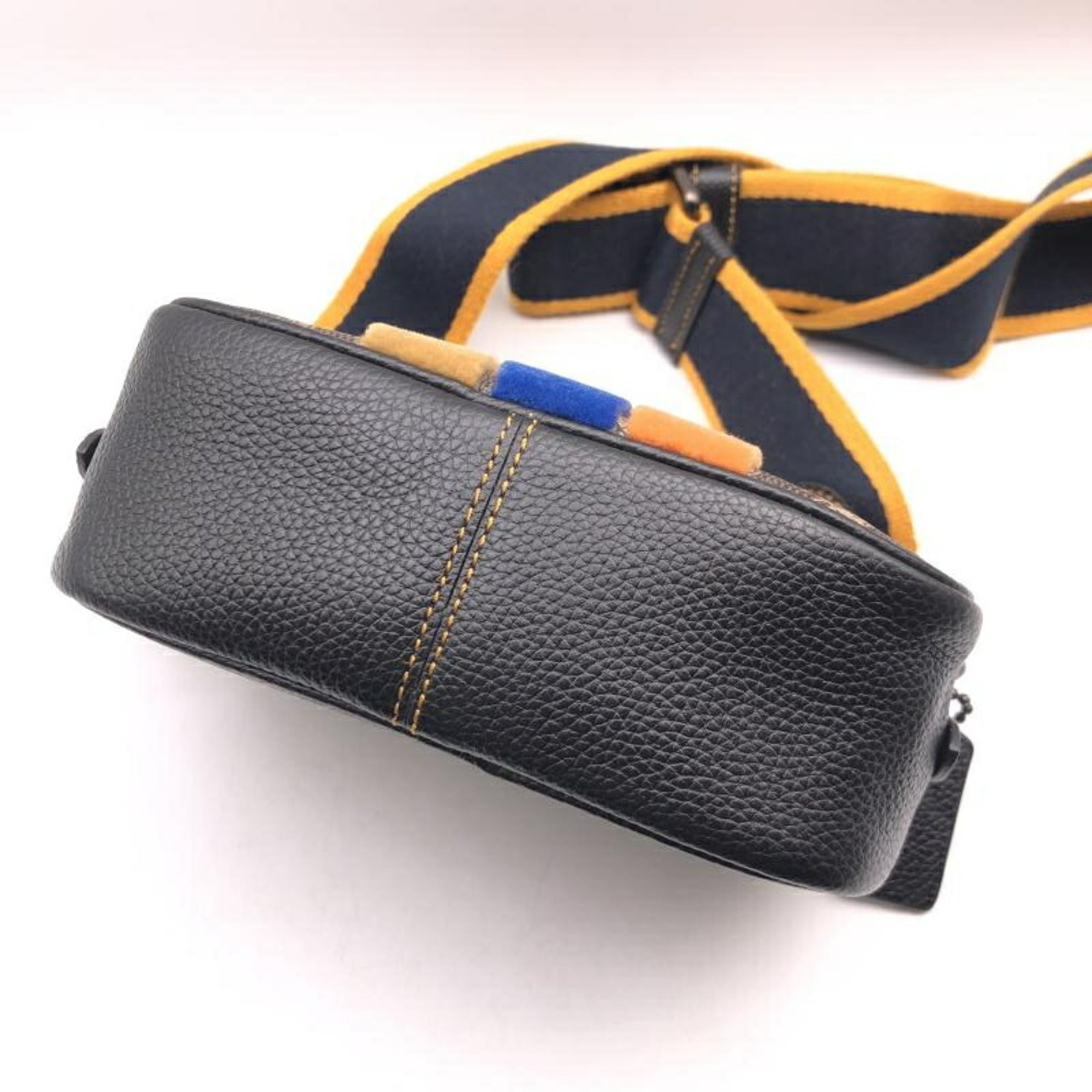 Coach Shoulder Bag (Pre-Owned)