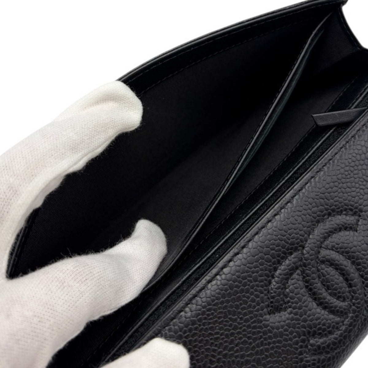 Chanel Black Leather Long Wallet (Bi-Fold) (Pre-Owned)