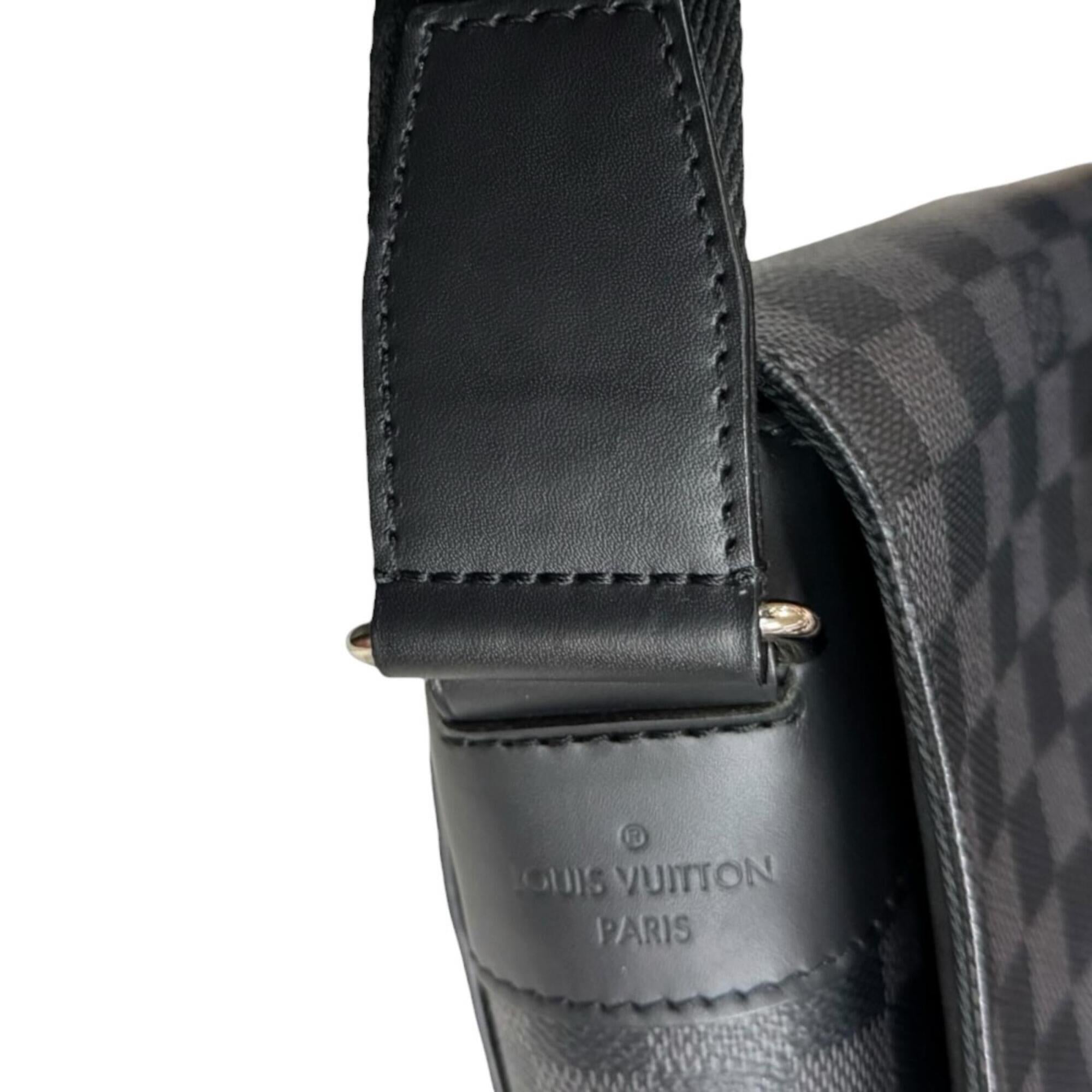Louis Vuitton Damier Graphite Black Gray Damier Graphite Shoulder Bag (Pre-Owned)