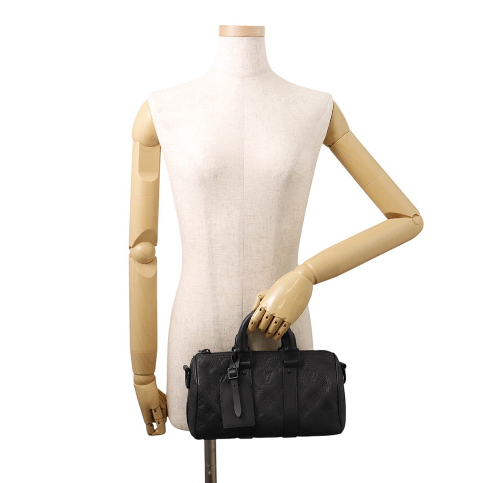 Louis Vuitton Black Noir Monogram Leather Handbag (Pre-Owned)