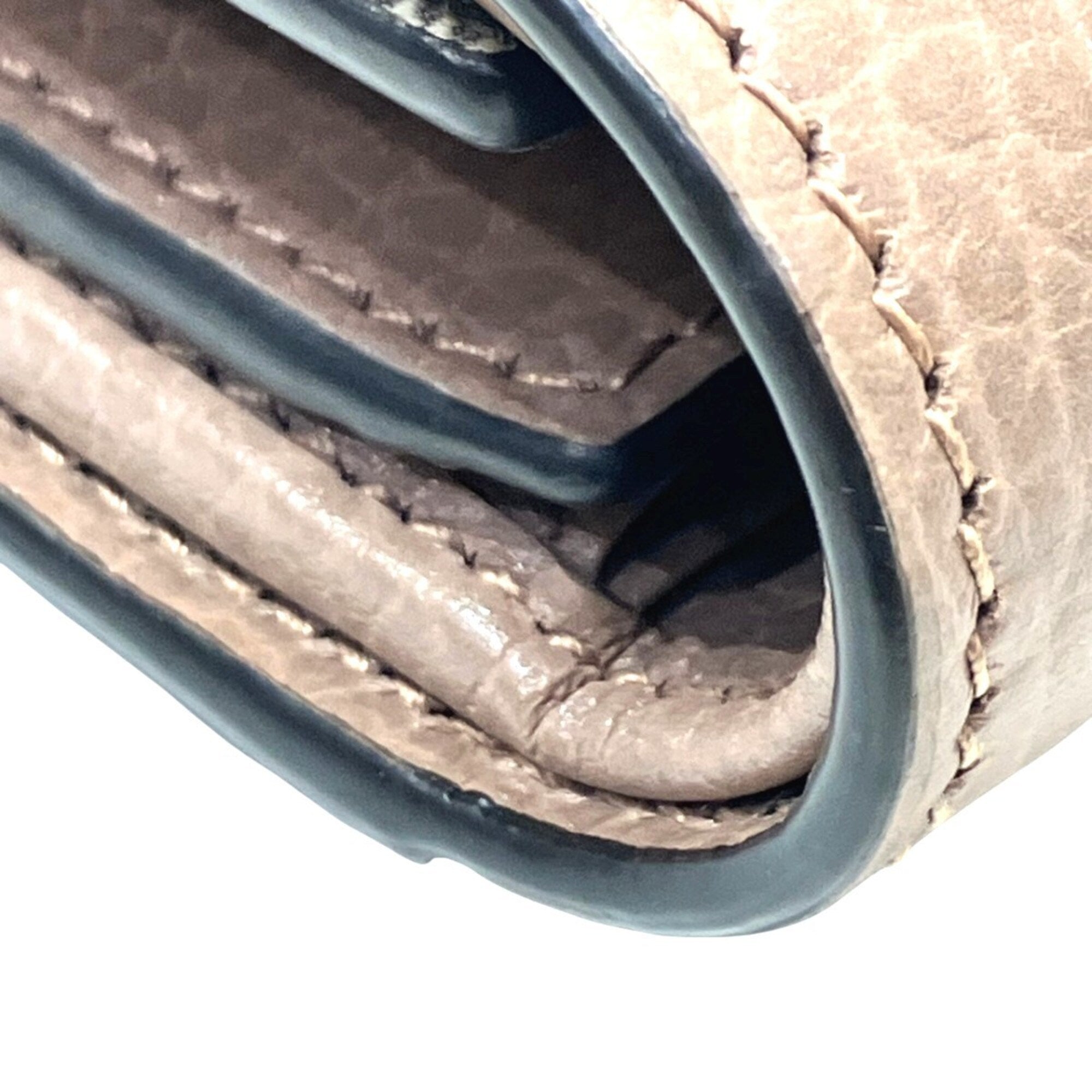 Gucci Beige Leather Wallet (Bi-Fold) (Pre-Owned)