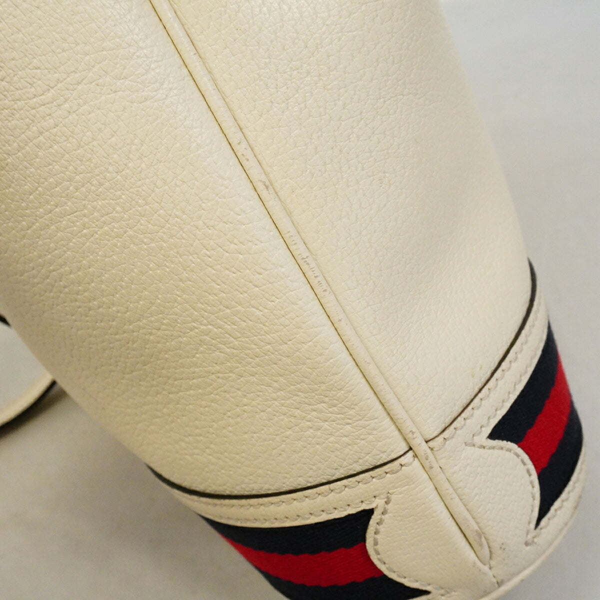 Gucci White Leather Handbag (Pre-Owned)