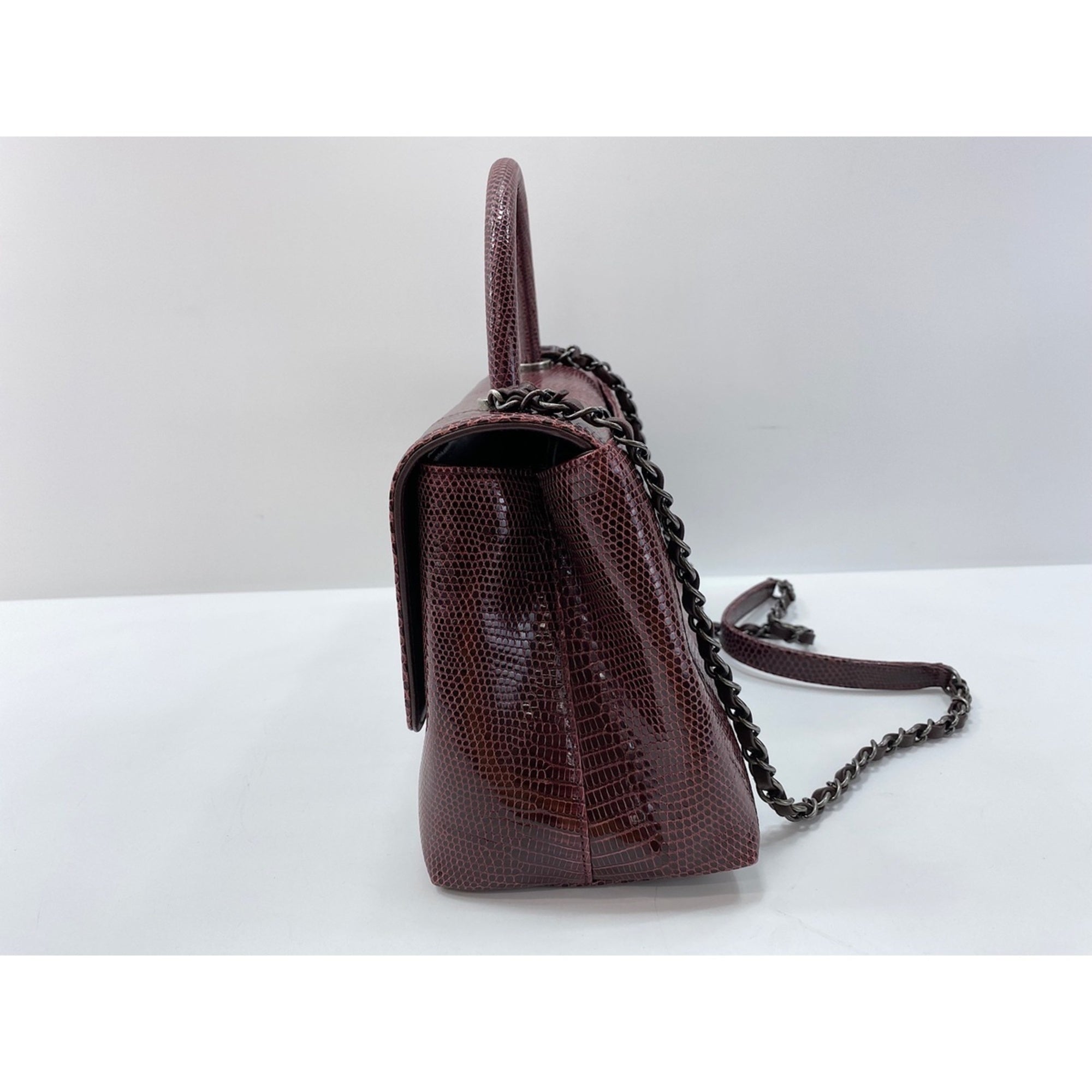 Chanel Red Color Wine Shoulder Bag (Pre-Owned)