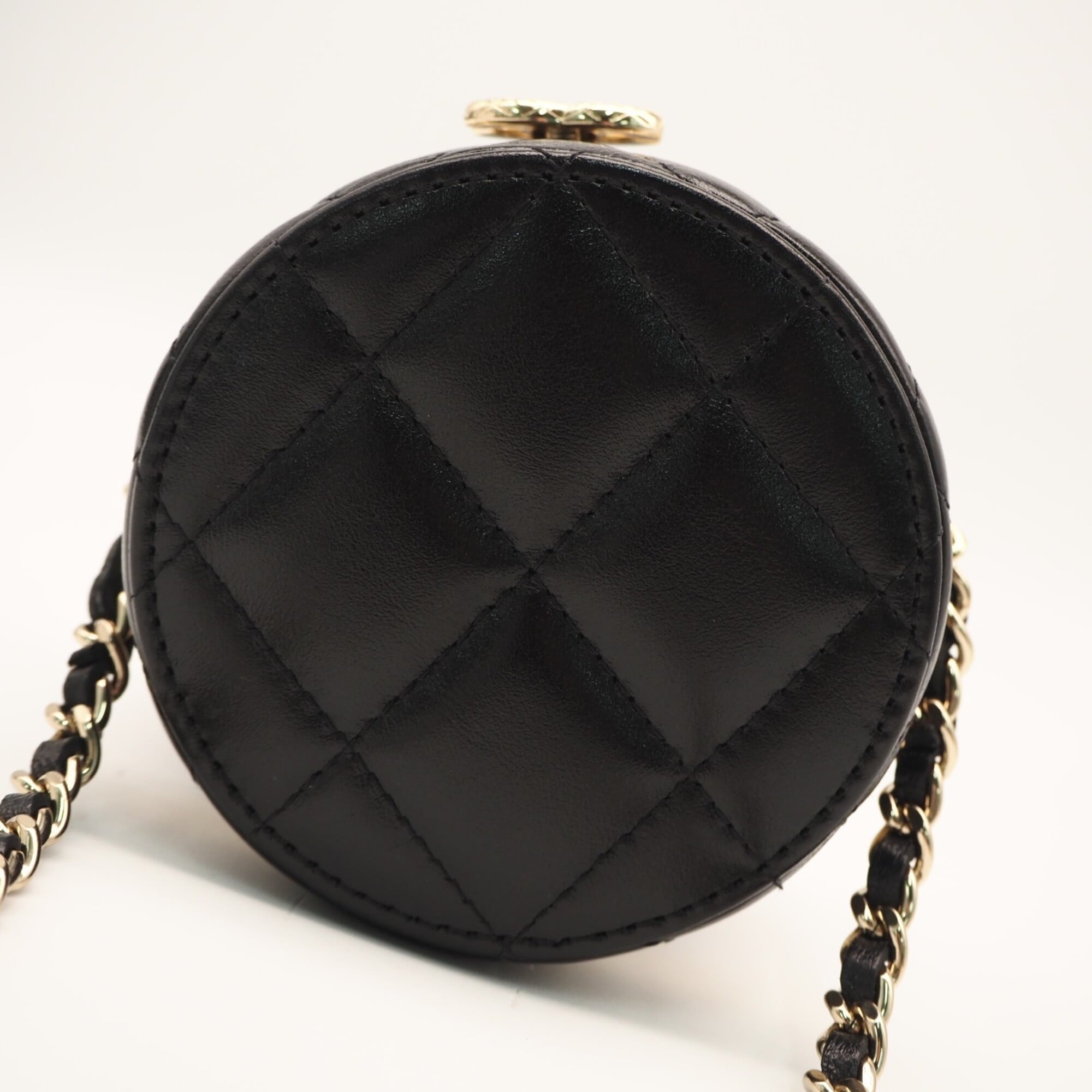 Chanel Black Shoulder Bag (Pre-Owned)