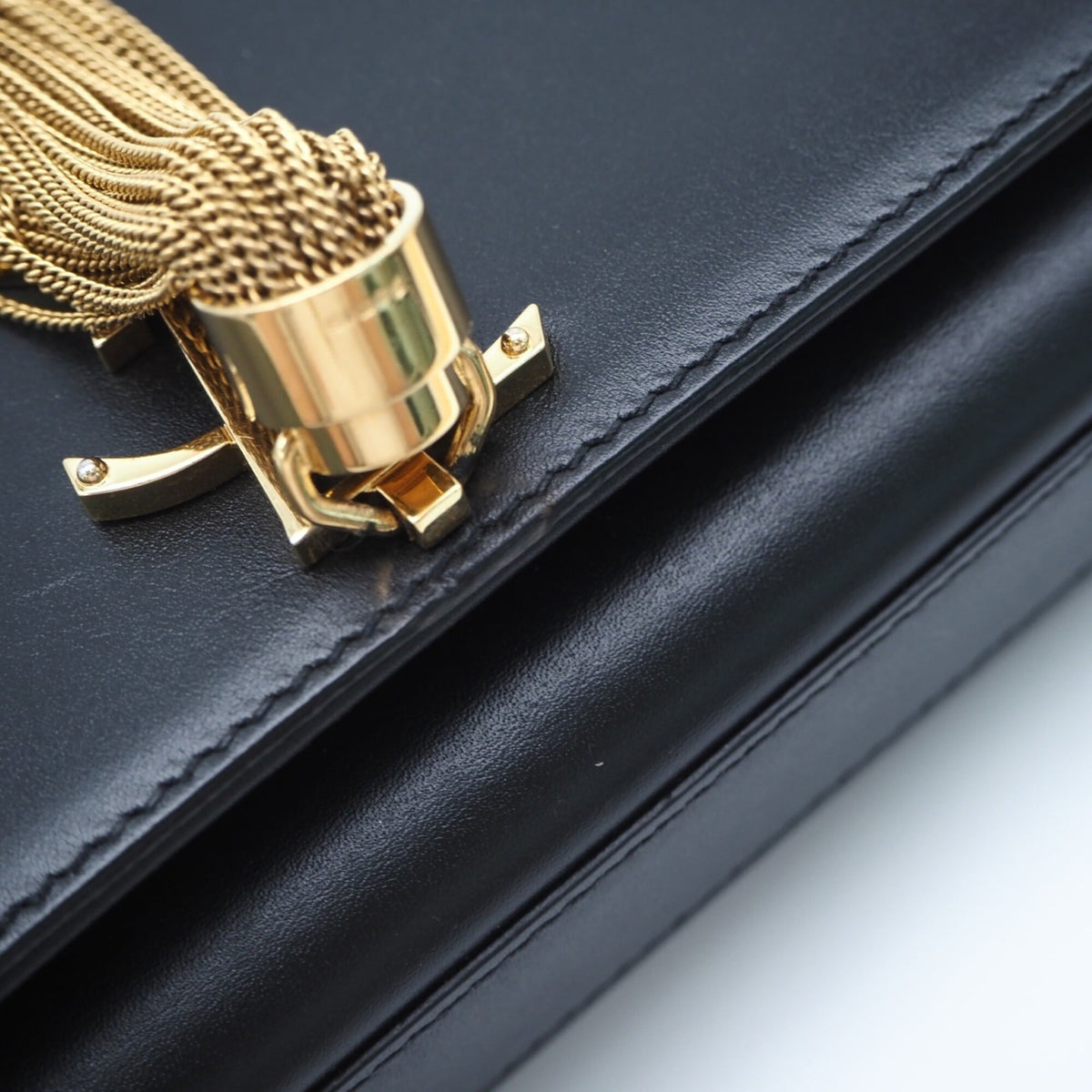 Yves Saint Laurent Black Leather Shoulder Bag (Pre-Owned)