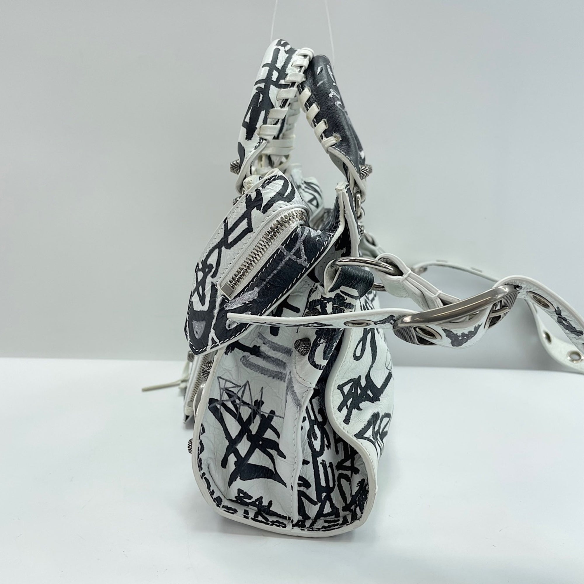 Balenciaga White Leather Handbag (Pre-Owned)