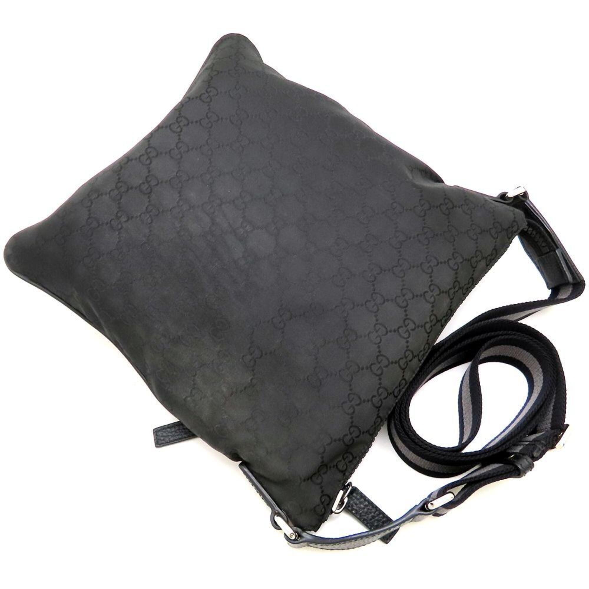 Gucci Black Nylon Leather Shoulder Bag (Pre-Owned)