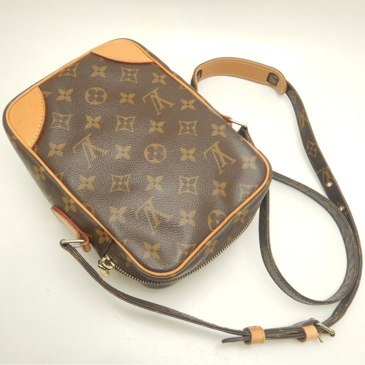 Louis Vuitton Brown Monogram Canvas Shoulder Bag (Pre-Owned)